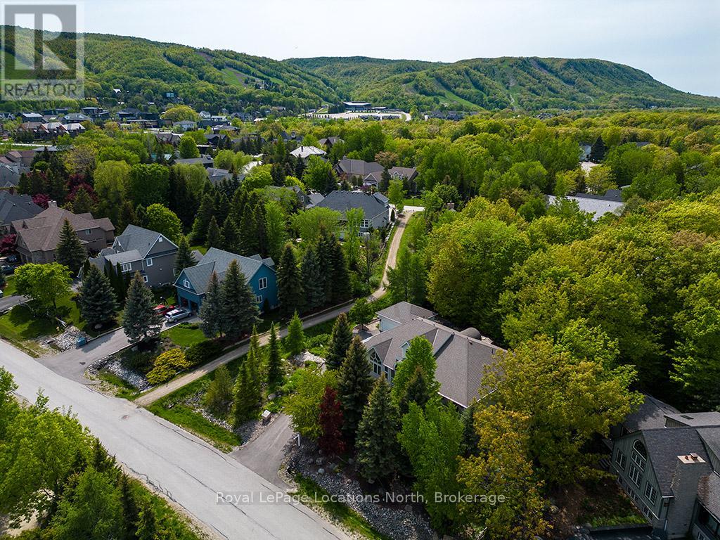 130 Davos Drive, Blue Mountains, Ontario  L9Y 0S9 - Photo 38 - X12193187
