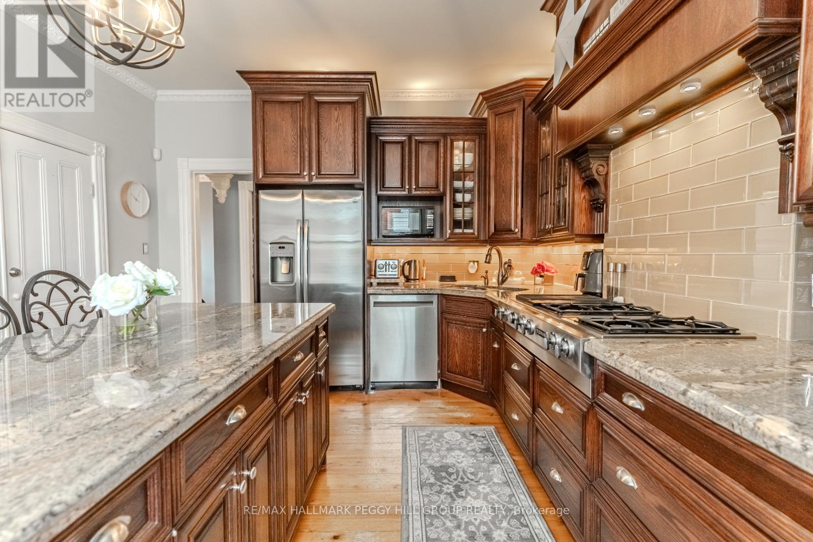 72 High Street, Barrie (Queen's Park), Ontario  L4N 1W4 - Photo 17 - S12192542