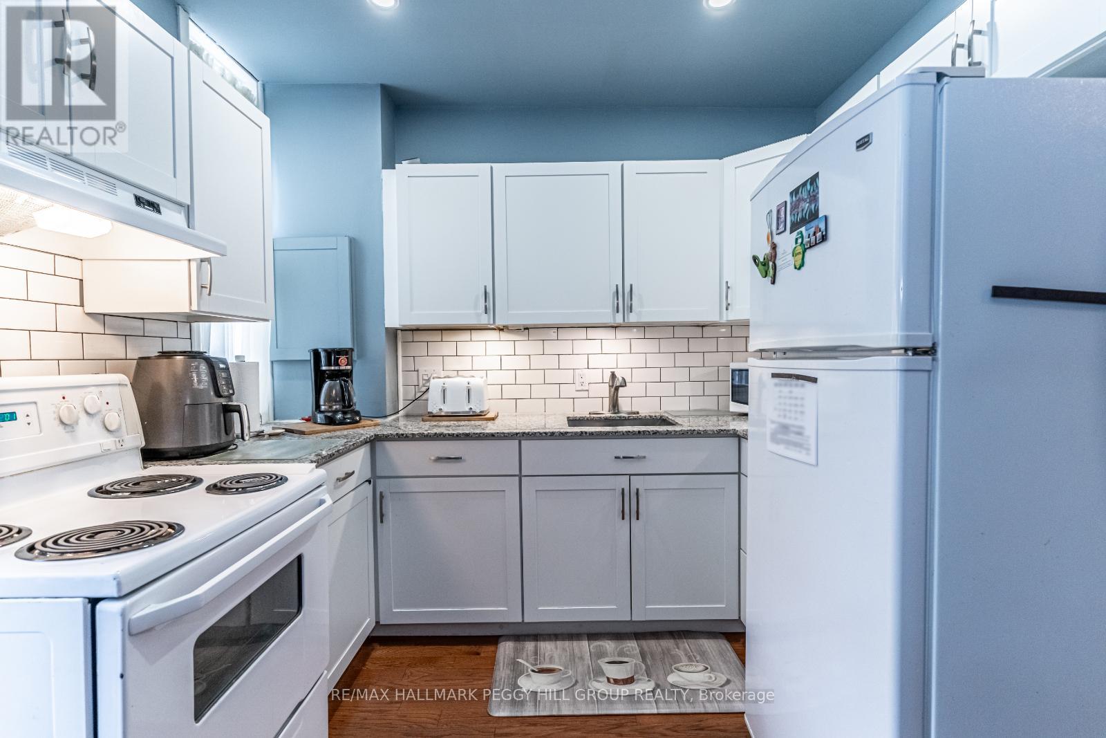 72 High Street, Barrie (Queen's Park), Ontario  L4N 1W4 - Photo 23 - S12192542
