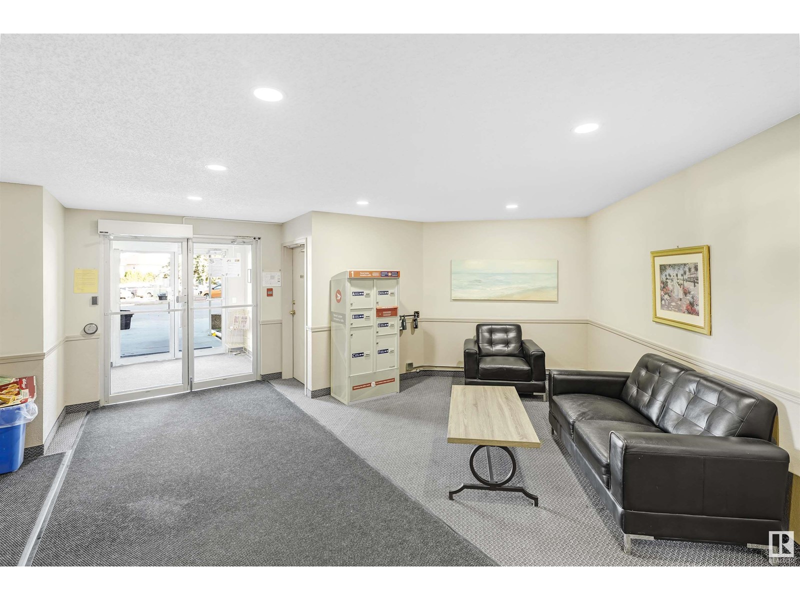 Property at #111 6710 158 AV NW image 3