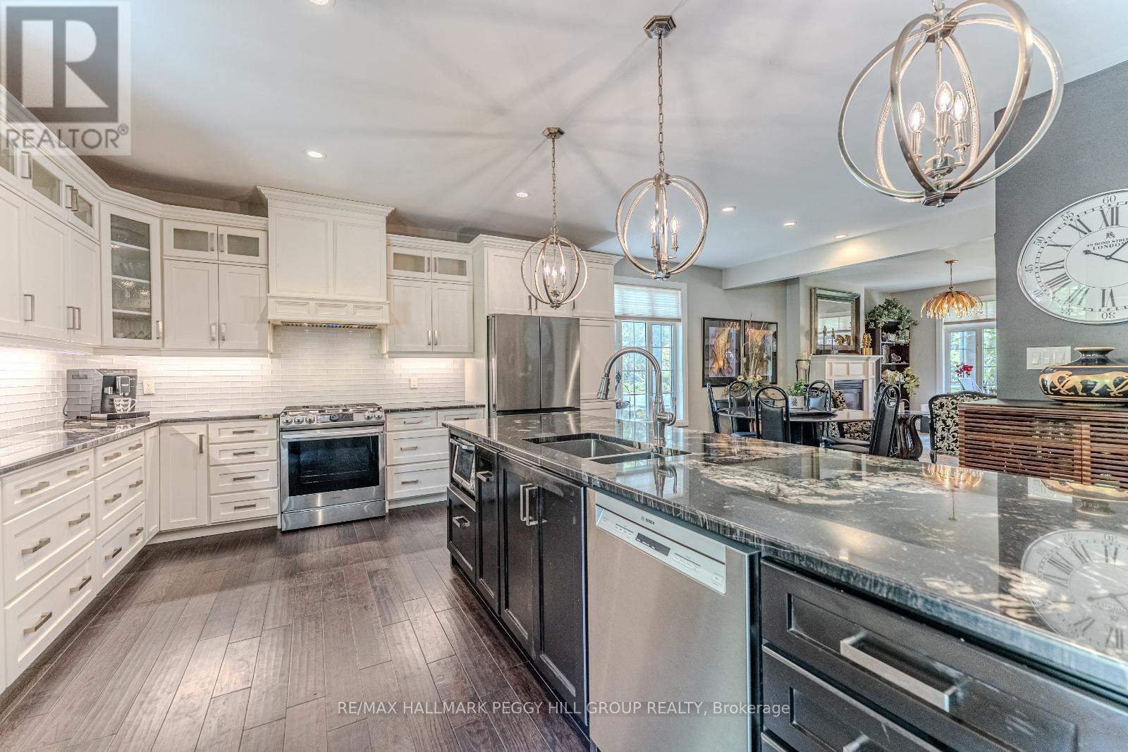 9 Fairway Court, Oro-Medonte, Ontario  L0L 2L0 - Photo 7 - S12189818