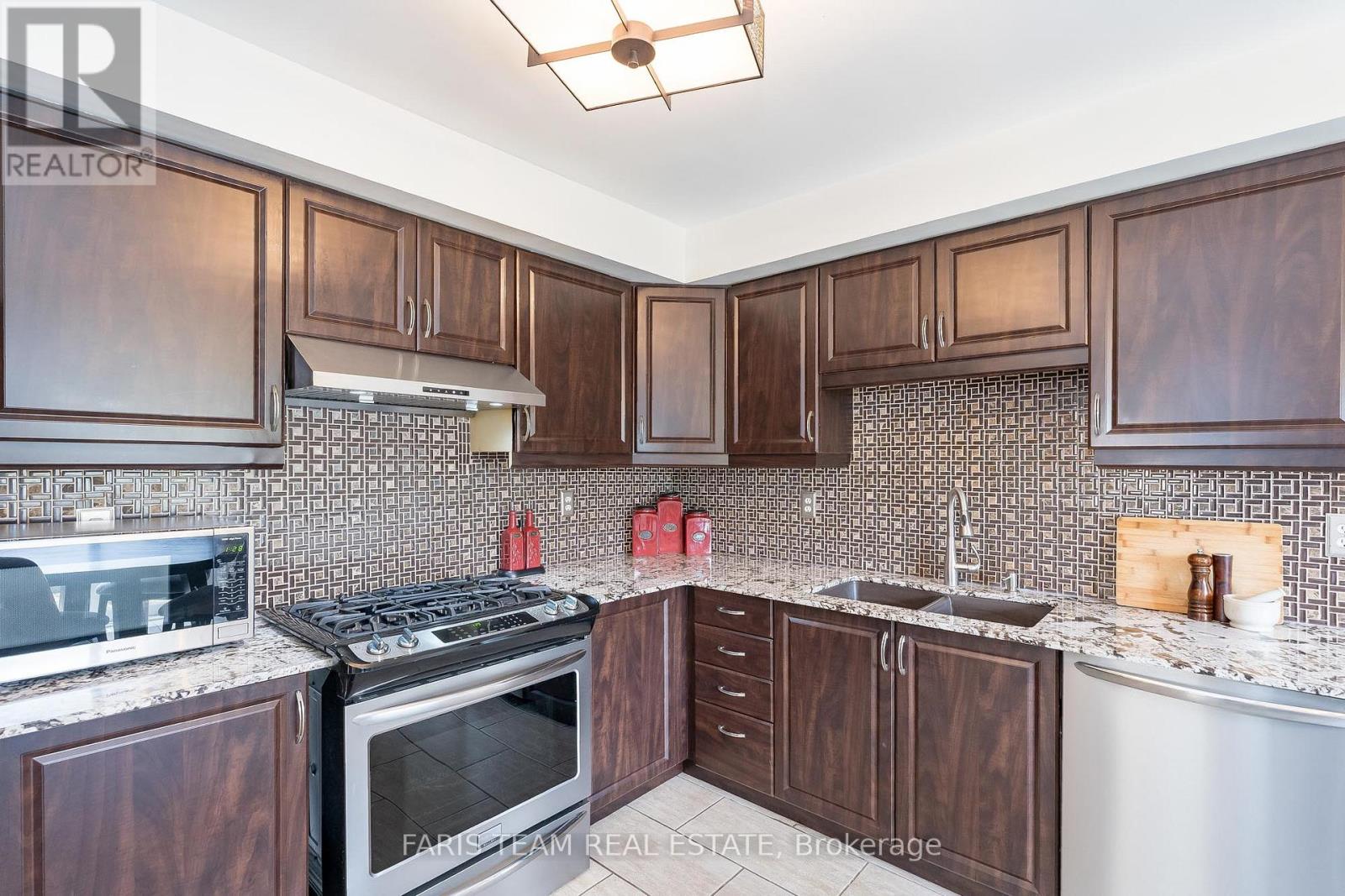 123 Holly Meadow Road, Barrie (Holly), Ontario  L4N 9Z6 - Photo 4 - S12193002