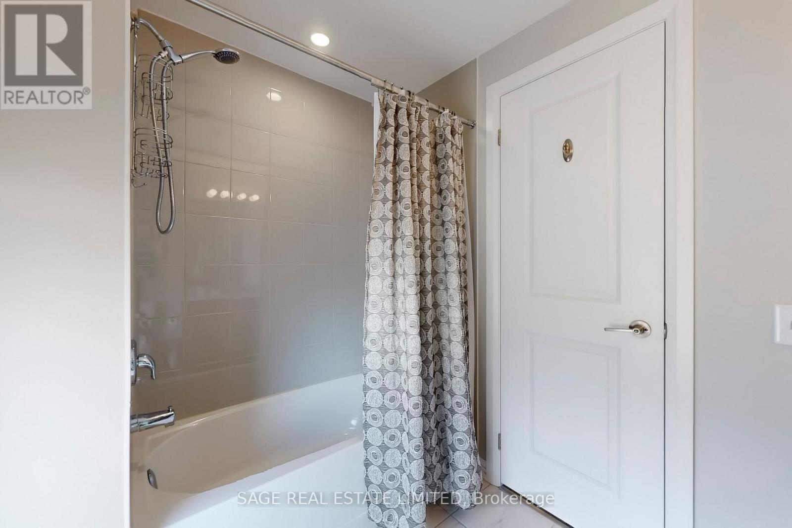 310 - 300 Essa Road, Barrie (0 West), Ontario  L9J 0B9 - Photo 26 - S12193123
