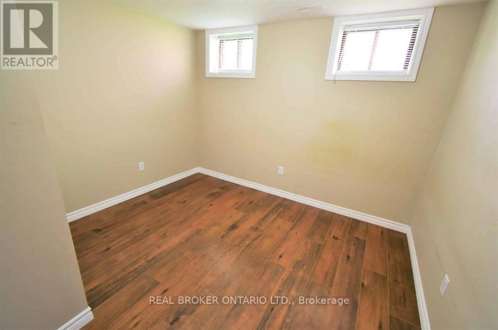 Bsmt - 1 Vine Street, Barrie, Ontario  L4N 2B1 - Photo 12 - S12192471