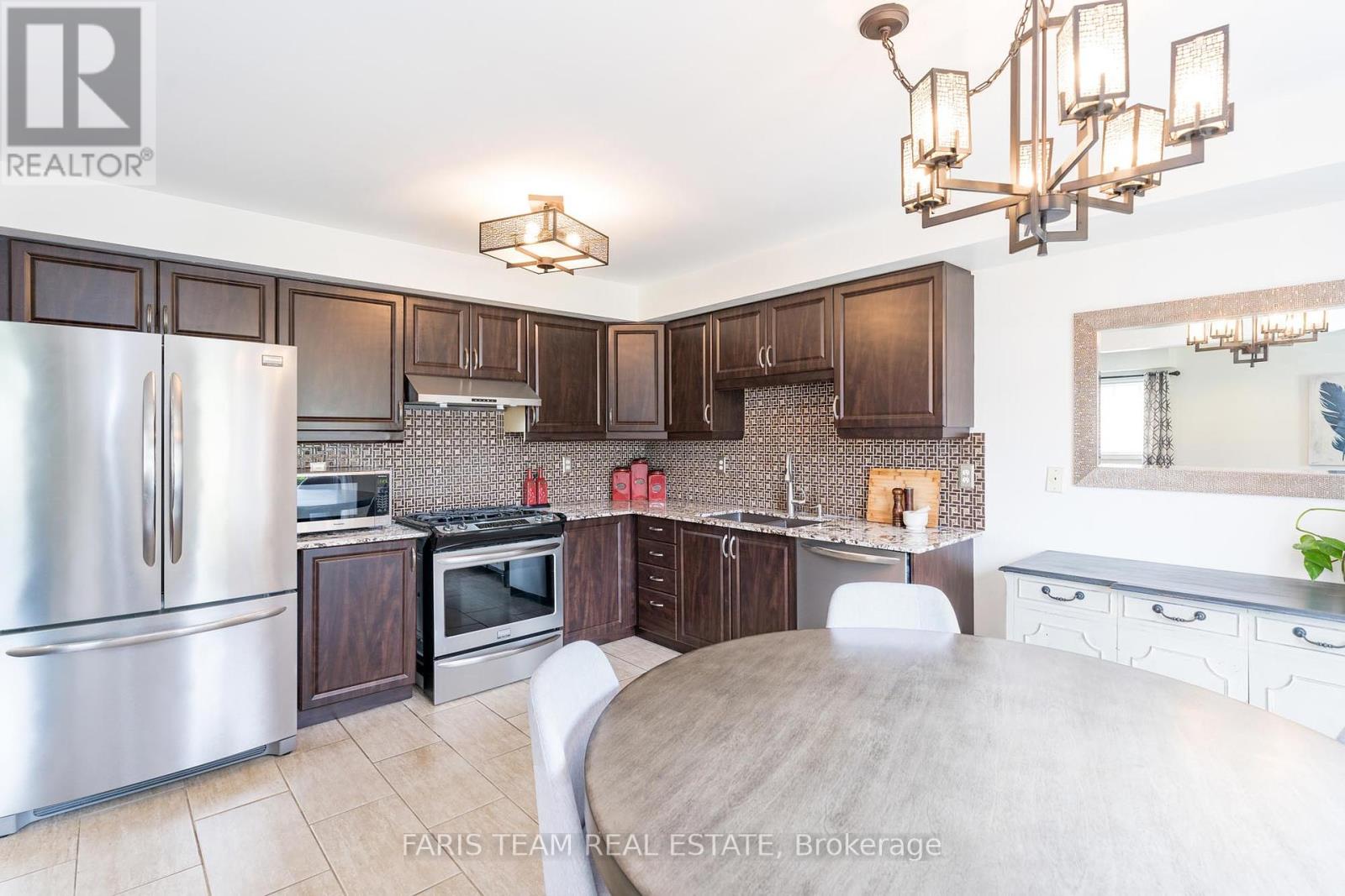 123 Holly Meadow Road, Barrie (Holly), Ontario  L4N 9Z6 - Photo 3 - S12193002
