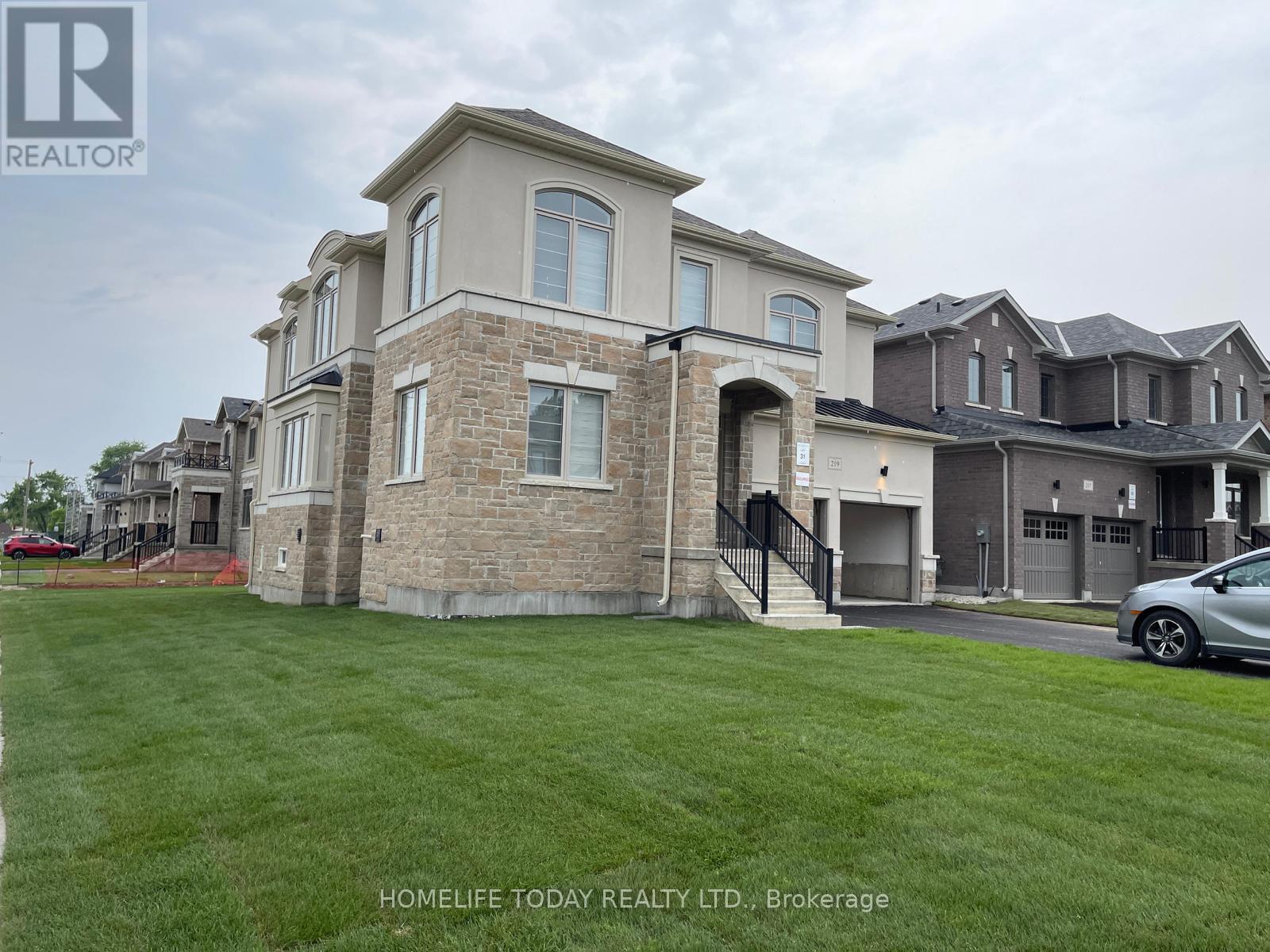 219 Warden Street, Clearview, Ontario  L0M 1S0 - Photo 1 - S12192889
