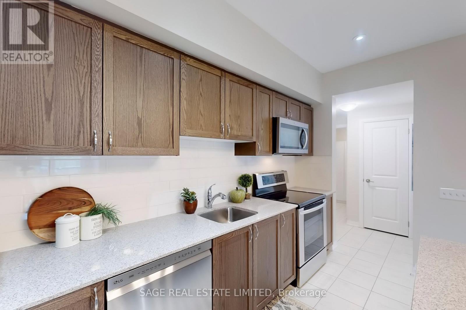 310 - 300 Essa Road, Barrie, Ontario  L9J 0B9 - Photo 7 - S12193123