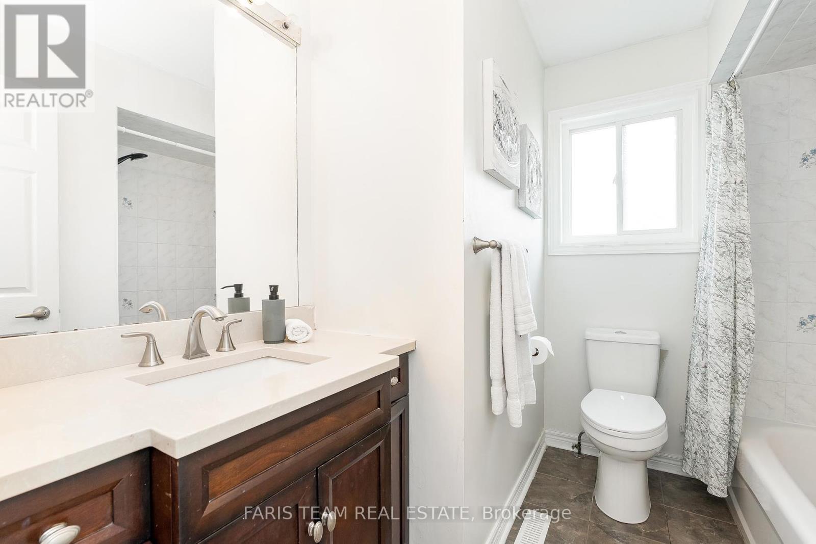 123 Holly Meadow Road, Barrie (Holly), Ontario  L4N 9Z6 - Photo 16 - S12193002