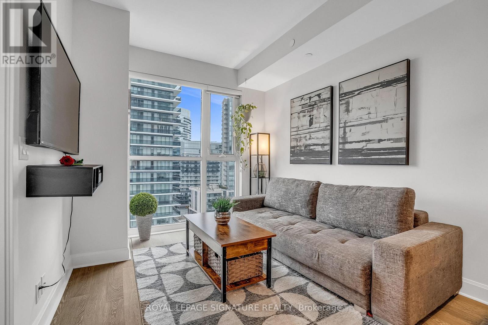 1105 - 33 SHORE BREEZE DRIVE, Toronto, Ontario