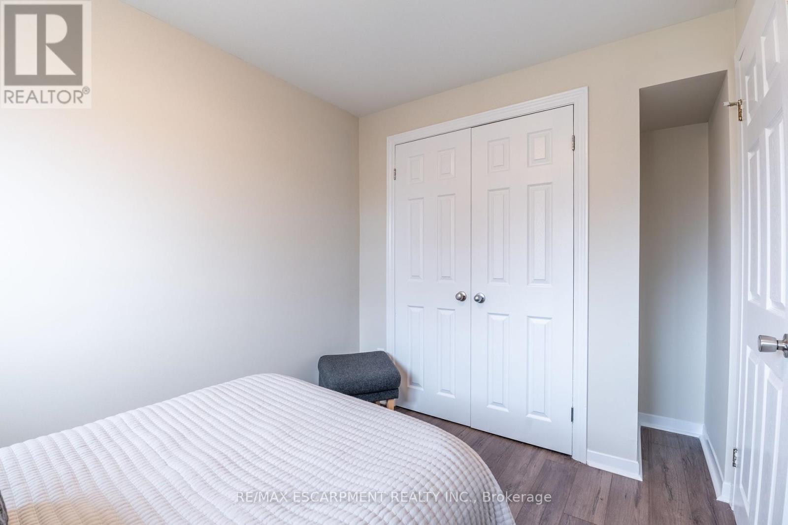1101 Highland Street, Burlington, Ontario  L7R 3V1 - Photo 30 - W12135104