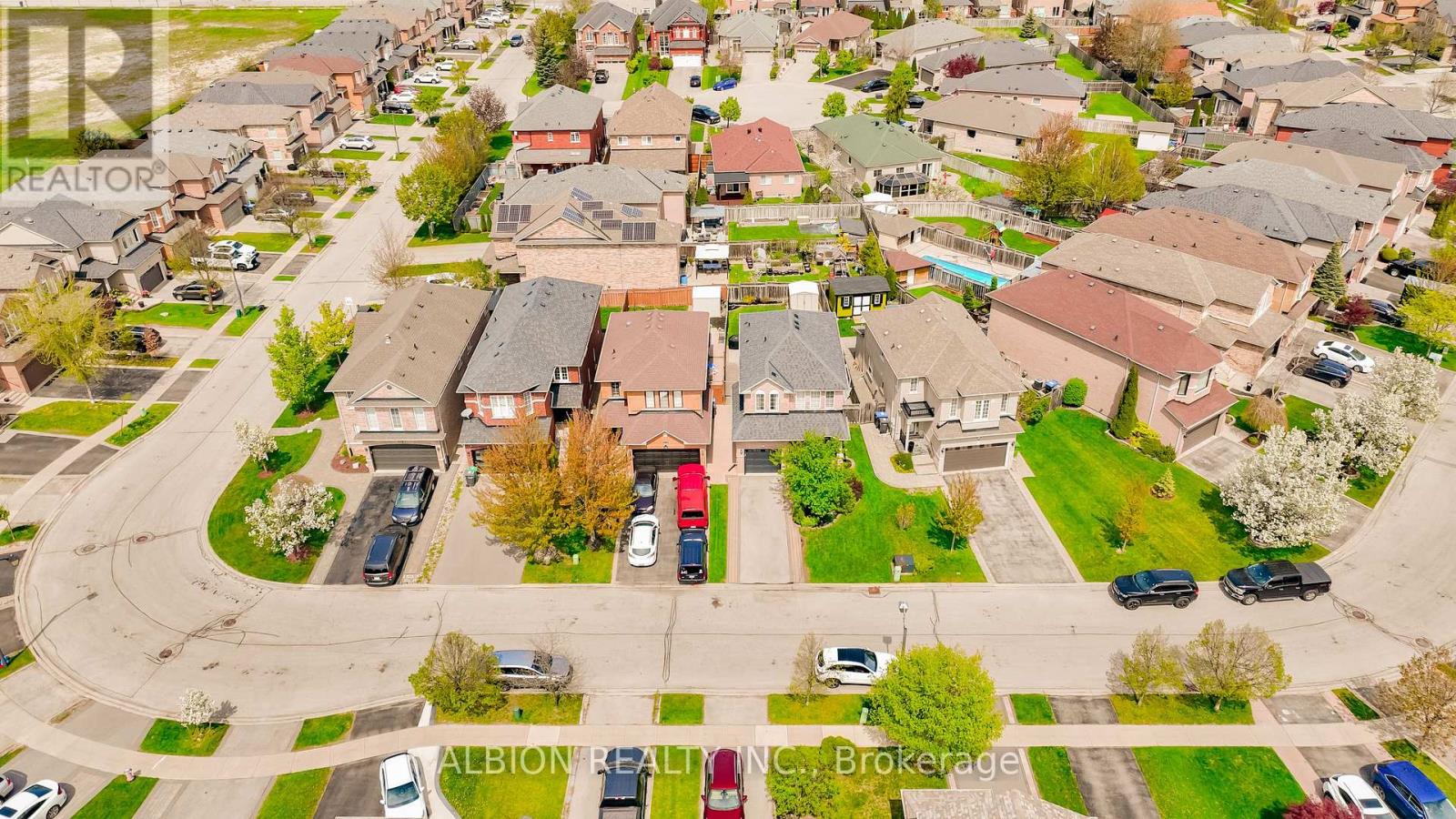 40 Emily Carr Crescent, Caledon, Ontario  L7E 2K9 - Photo 41 - W12145331