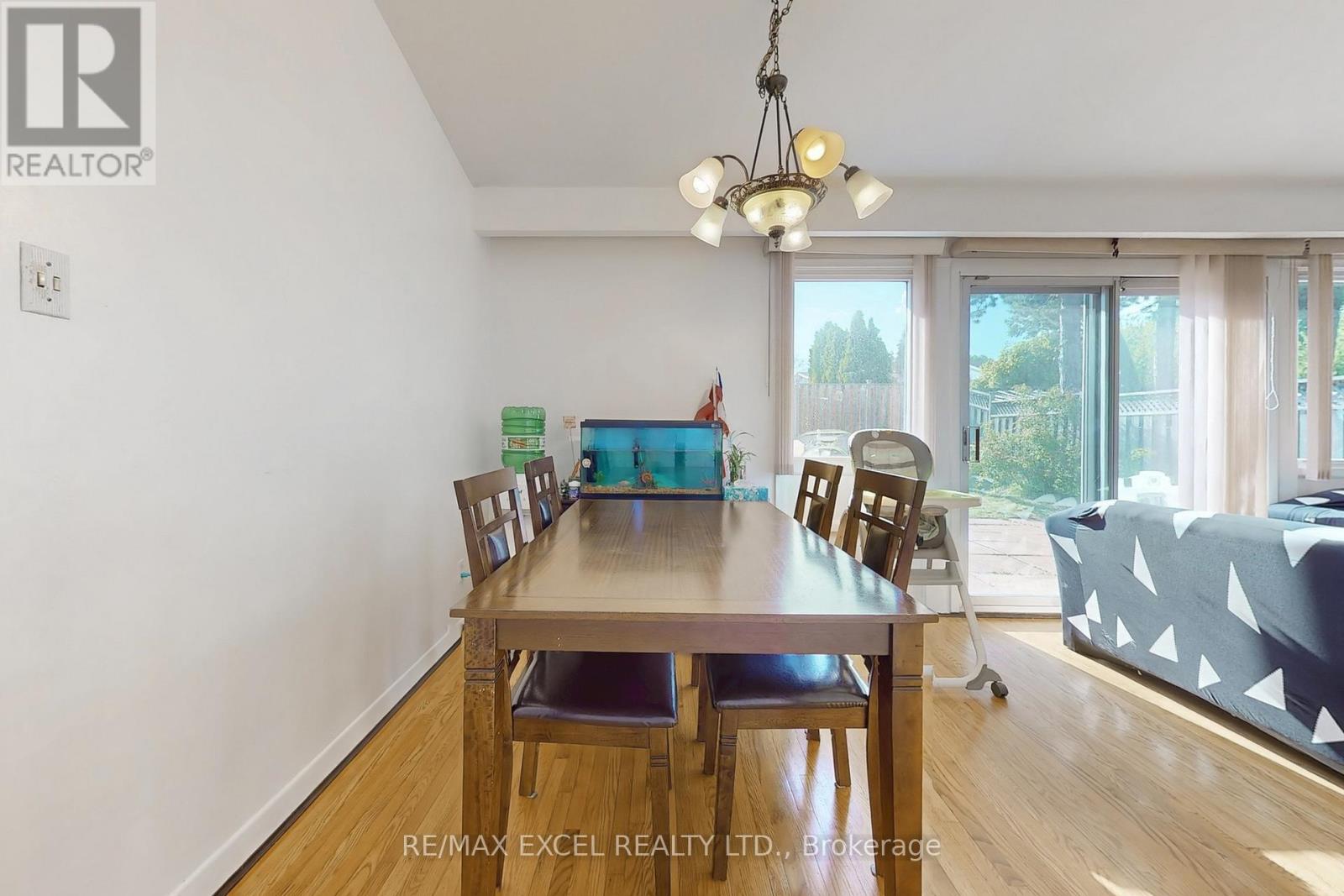 51 Kendleton Avenue, Toronto, Ontario  M9V 1T9 - Photo 17 - W12189722