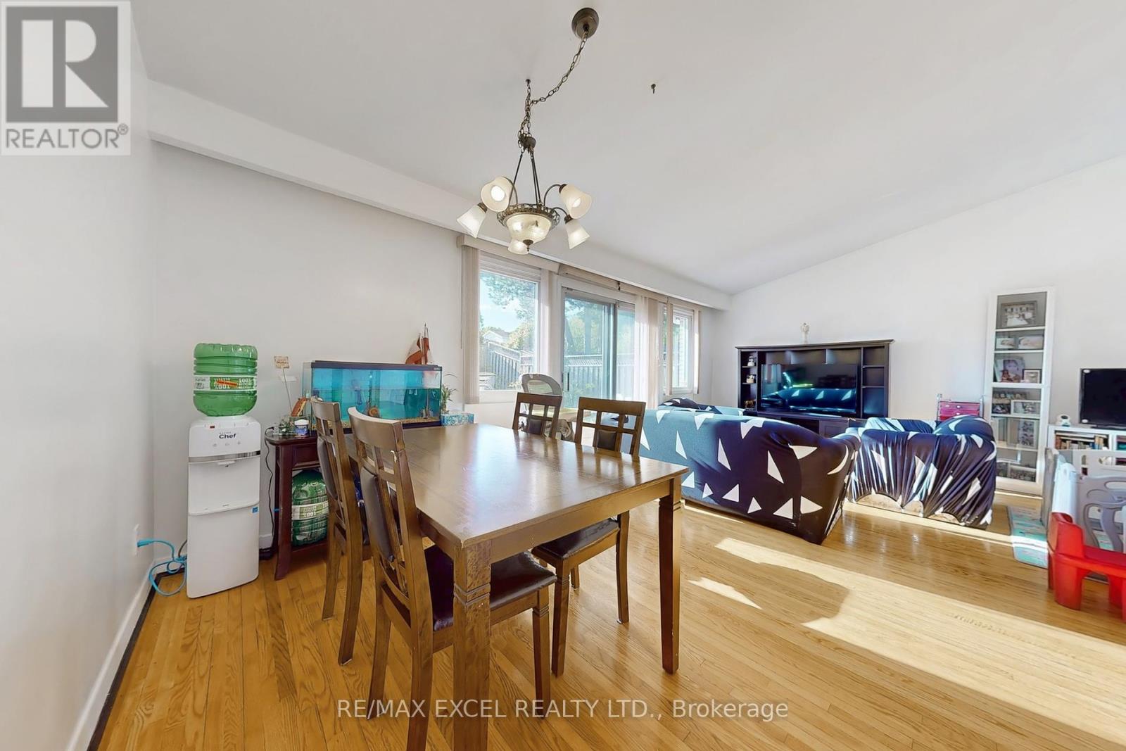 51 Kendleton Avenue, Toronto, Ontario  M9V 1T9 - Photo 18 - W12189722