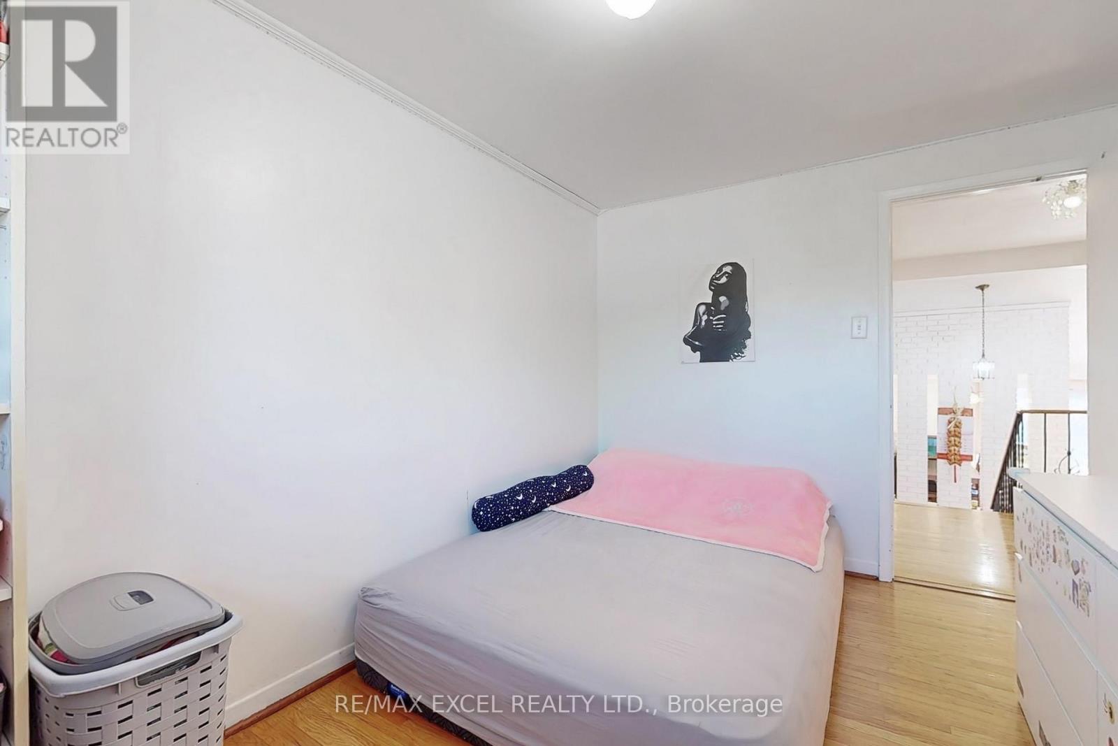 51 Kendleton Avenue, Toronto, Ontario  M9V 1T9 - Photo 27 - W12189722