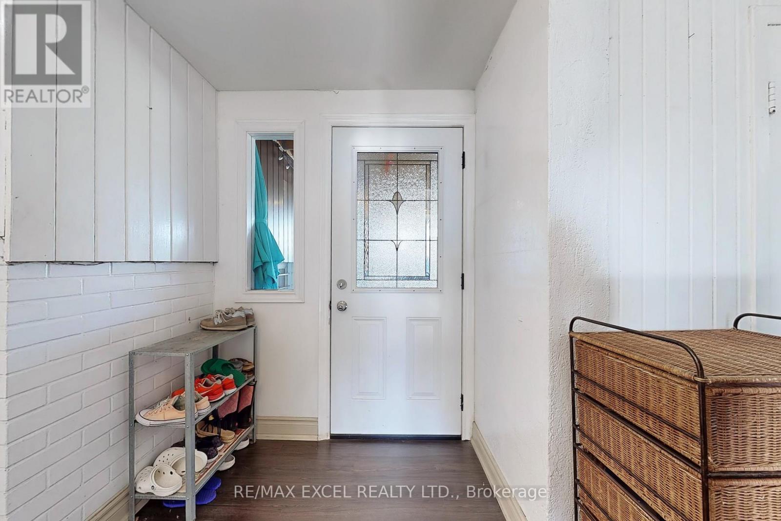 51 Kendleton Avenue, Toronto, Ontario  M9V 1T9 - Photo 21 - W12189722