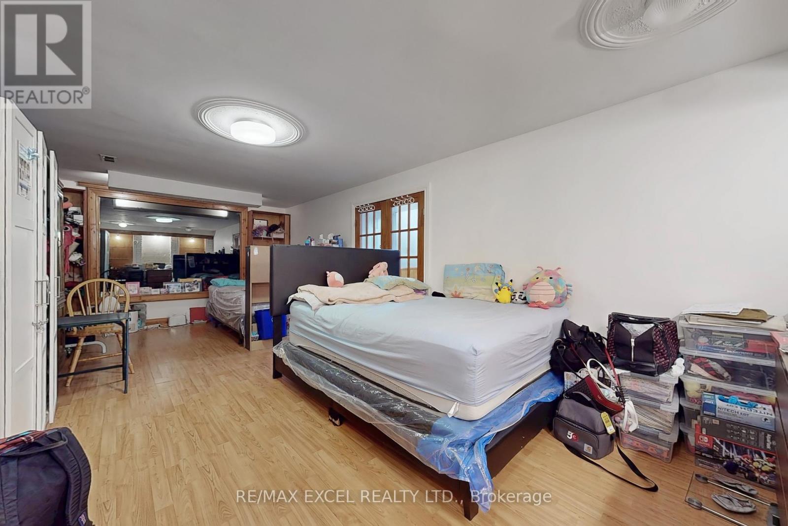 51 Kendleton Avenue, Toronto, Ontario  M9V 1T9 - Photo 35 - W12189722