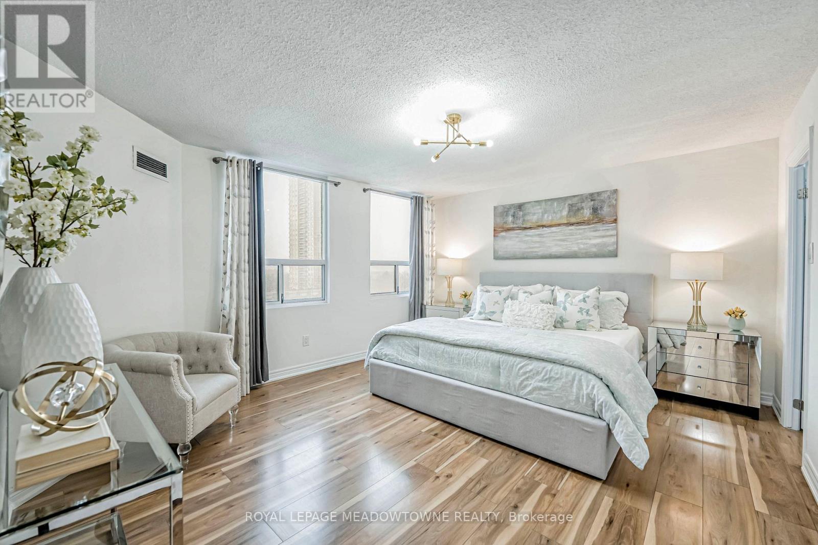 908 - 3650 Kaneff Crescent, Mississauga, Ontario  L5A 4A1 - Photo 22 - W12164877