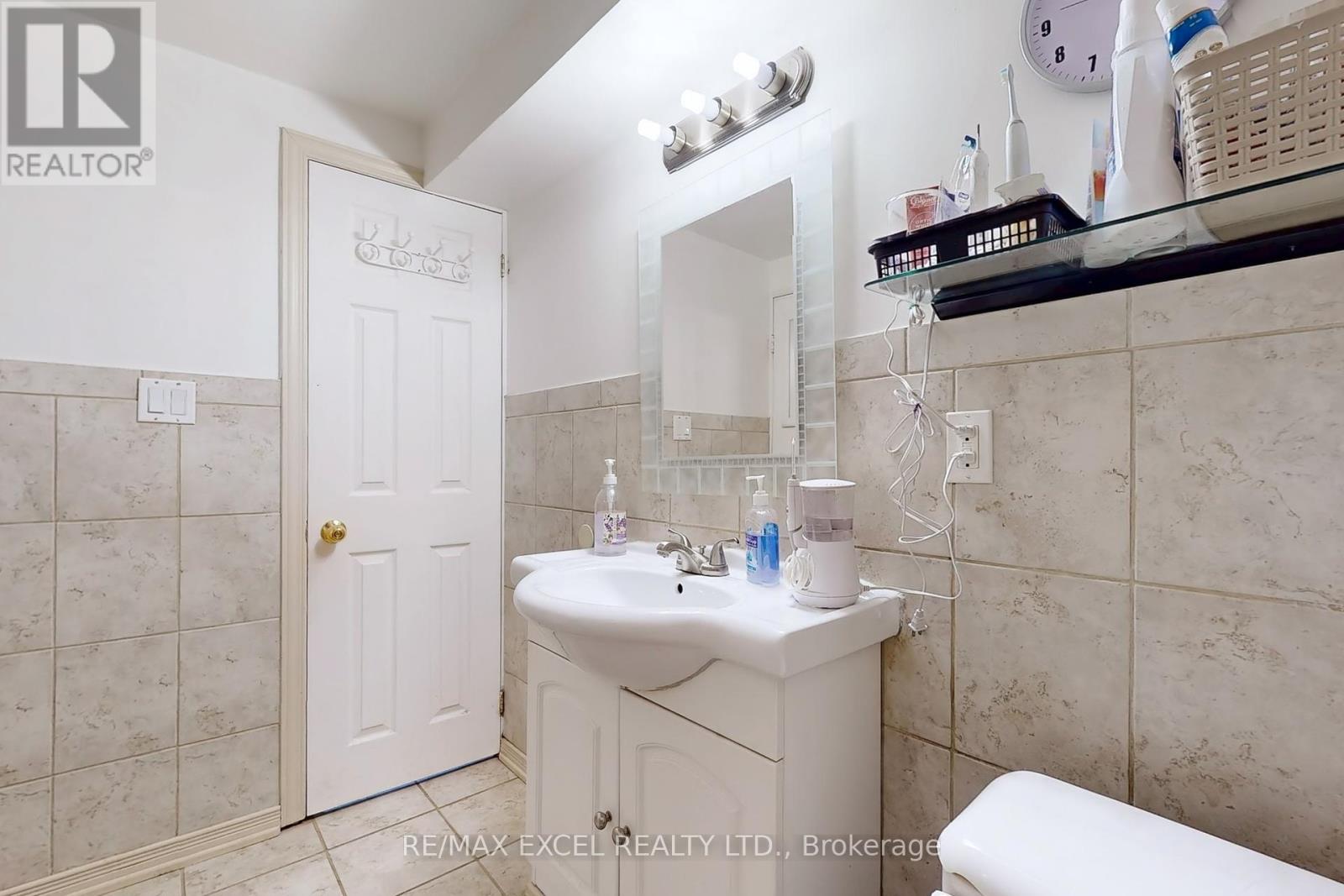51 Kendleton Avenue, Toronto, Ontario  M9V 1T9 - Photo 40 - W12189722