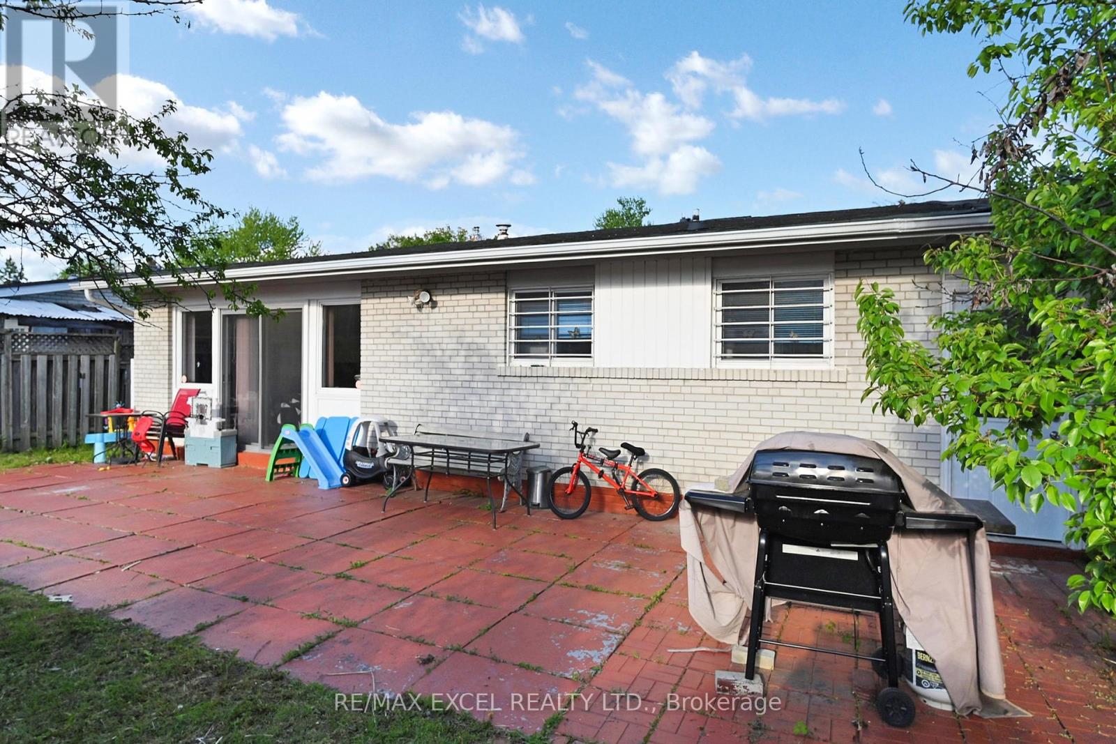 51 Kendleton Avenue, Toronto, Ontario  M9V 1T9 - Photo 44 - W12189722