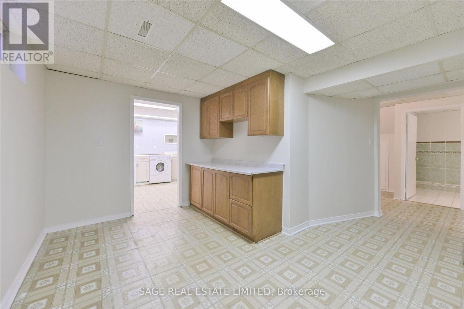 1 Goa Court, Toronto, Ontario  M8W 4Y2 - Photo 30 - W12190233