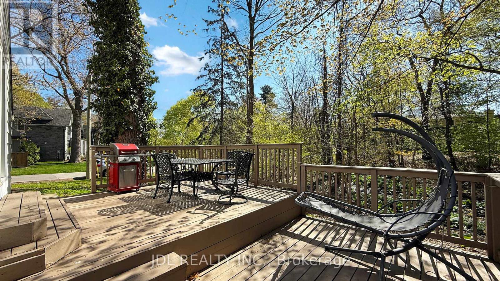 330 Poplar Drive, Oakville, Ontario  L6J 4E1 - Photo 27 - W12190979