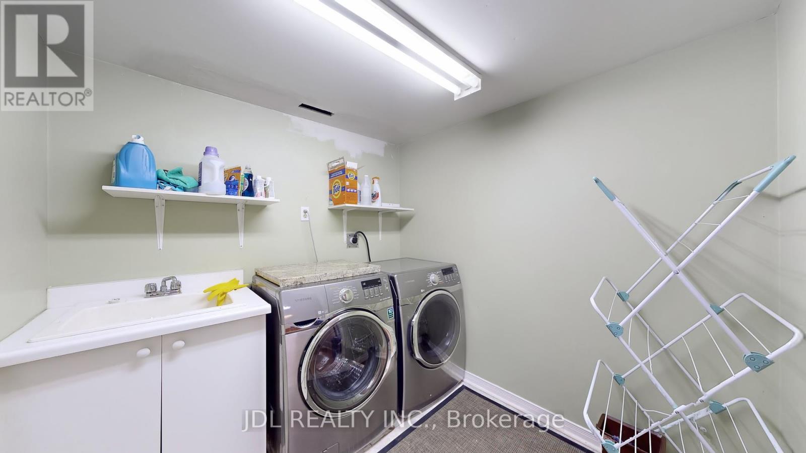 330 Poplar Drive, Oakville, Ontario  L6J 4E1 - Photo 23 - W12190979
