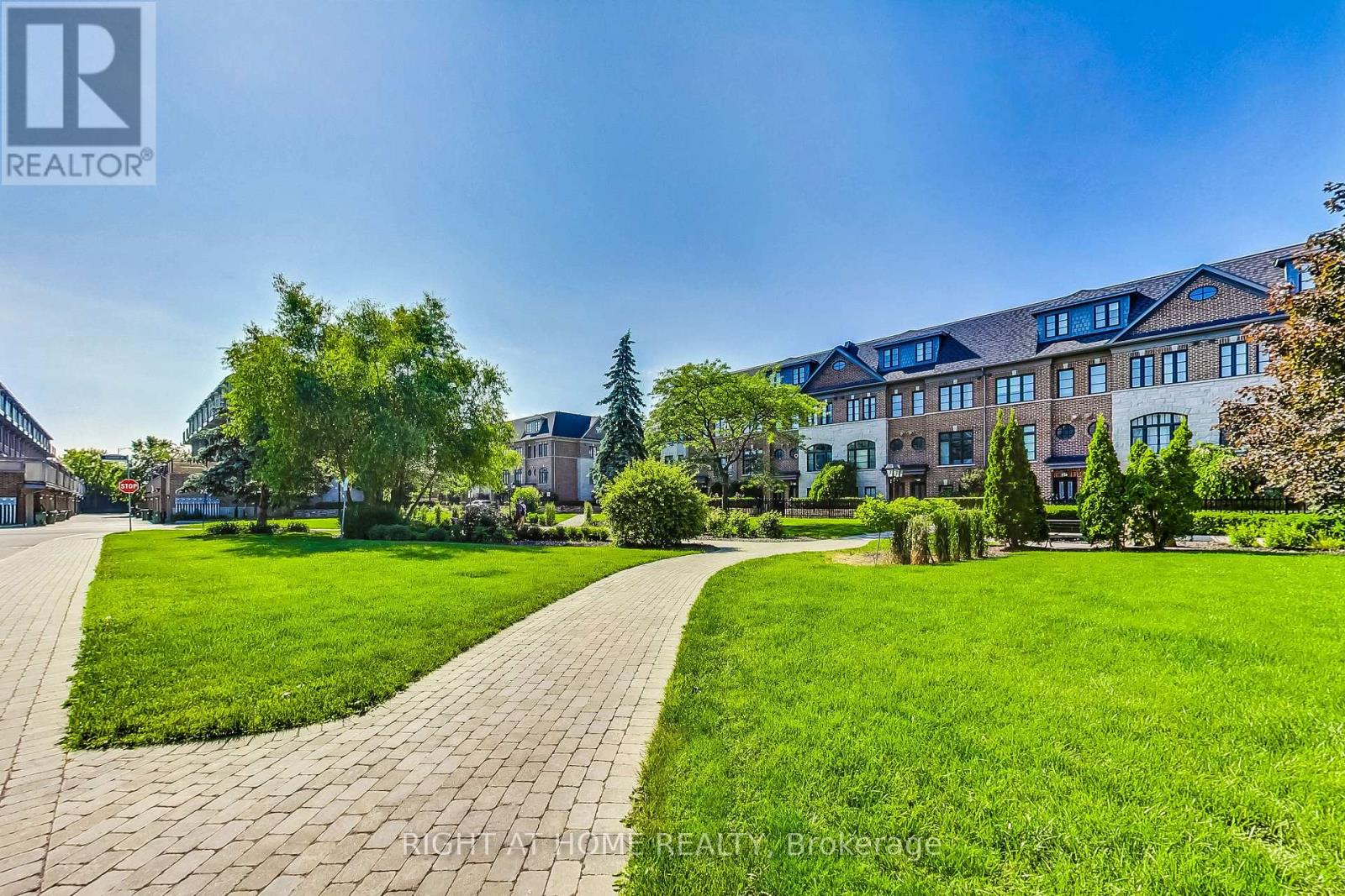 81 Cormier Heights, Toronto (Mimico), Ontario  M8Z 0B6 - Photo 33 - W12192500