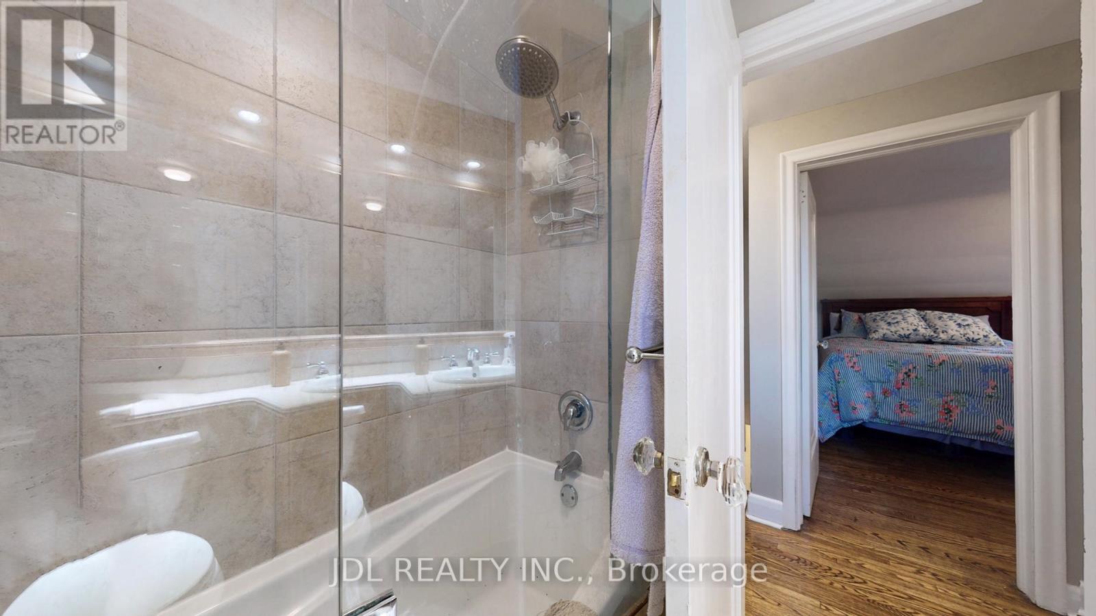 330 Poplar Drive, Oakville, Ontario  L6J 4E1 - Photo 20 - W12190979