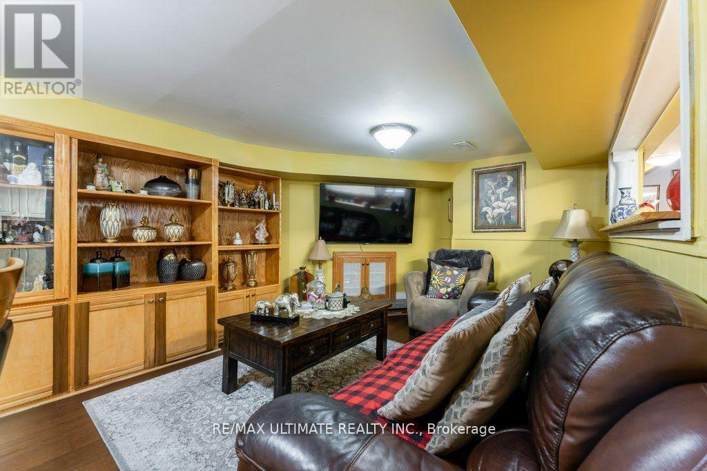 698 Old Weston Road W, Toronto, Ontario  M6N 3B8 - Photo 24 - W12192504