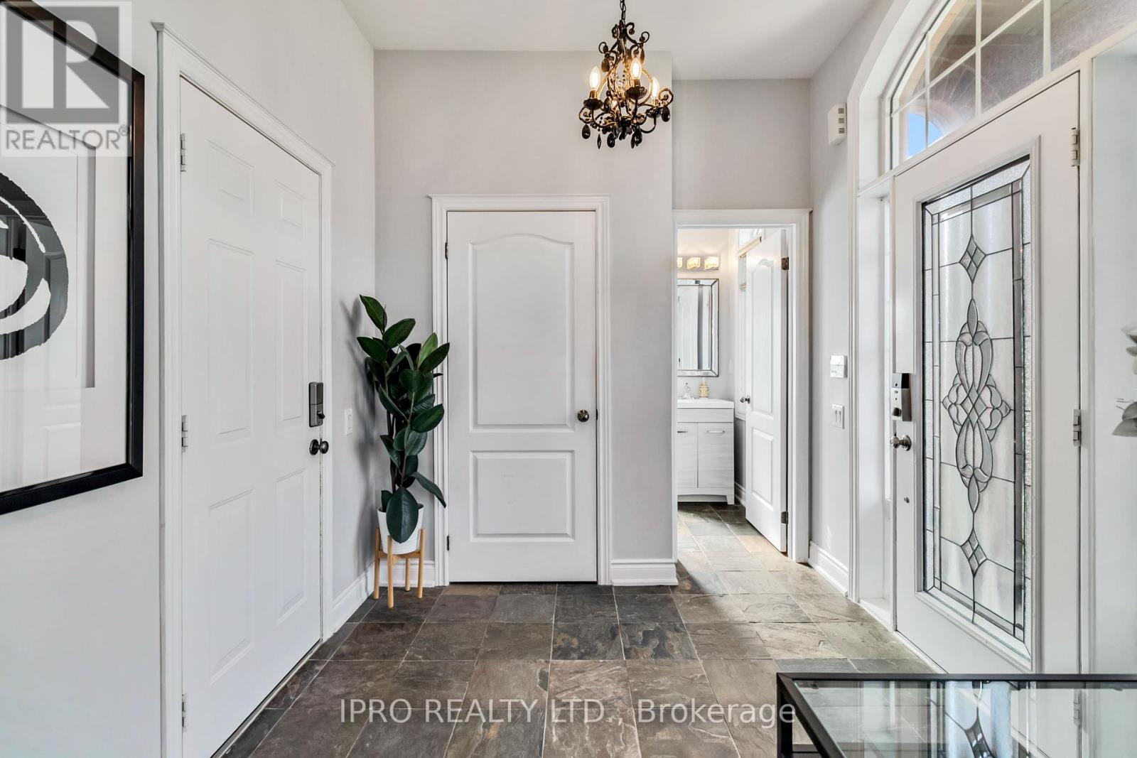 261 Grayling Drive, Oakville, Ontario  L6L 6X4 - Photo 13 - W12192513