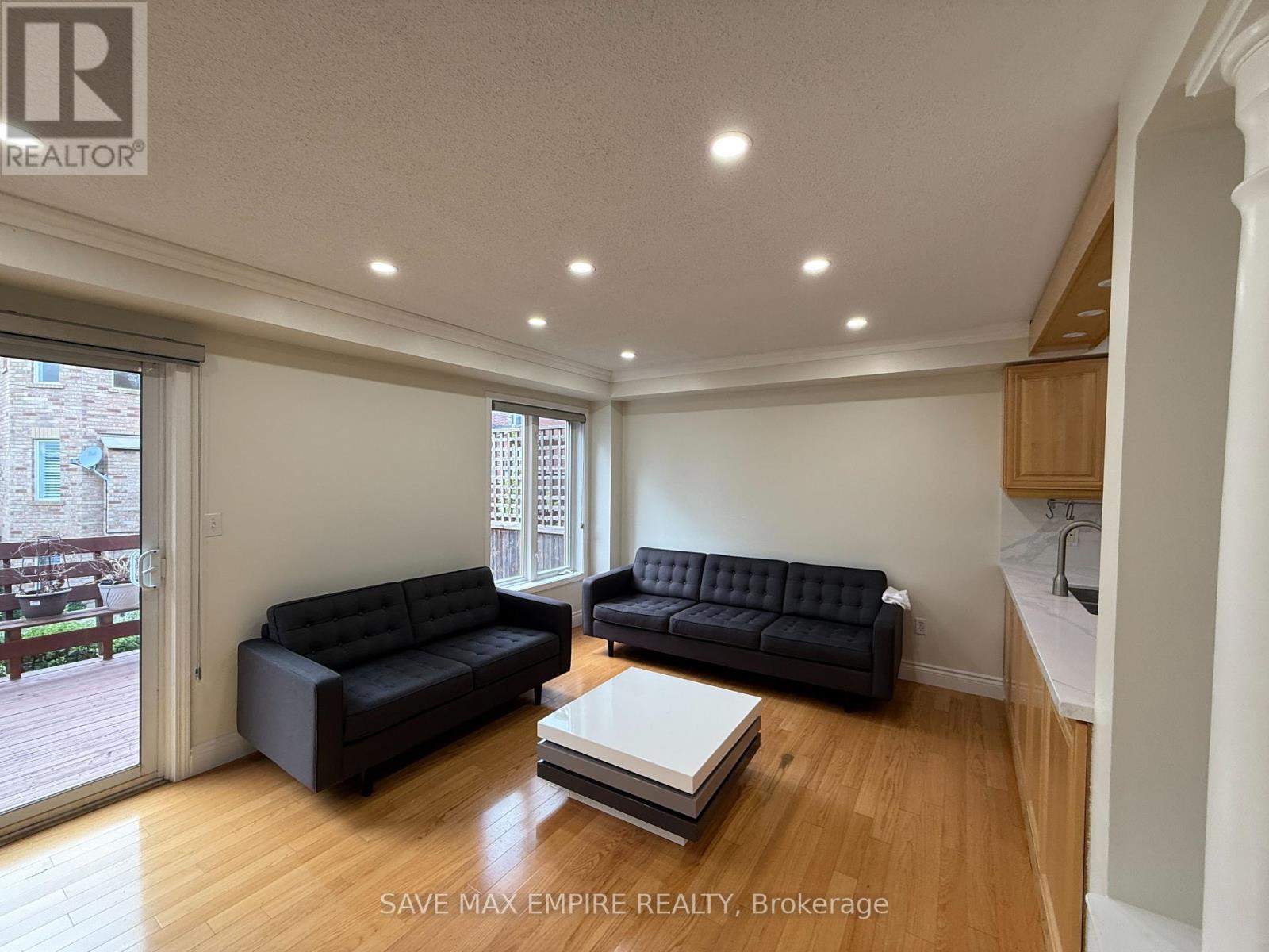 1153 Hickory Hollow Glen, Mississauga, Ontario  L5W 1J4 - Photo 10 - W12192535