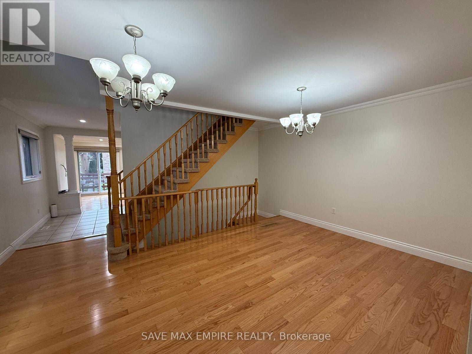 1153 Hickory Hollow Glen, Mississauga, Ontario  L5W 1J4 - Photo 3 - W12192535