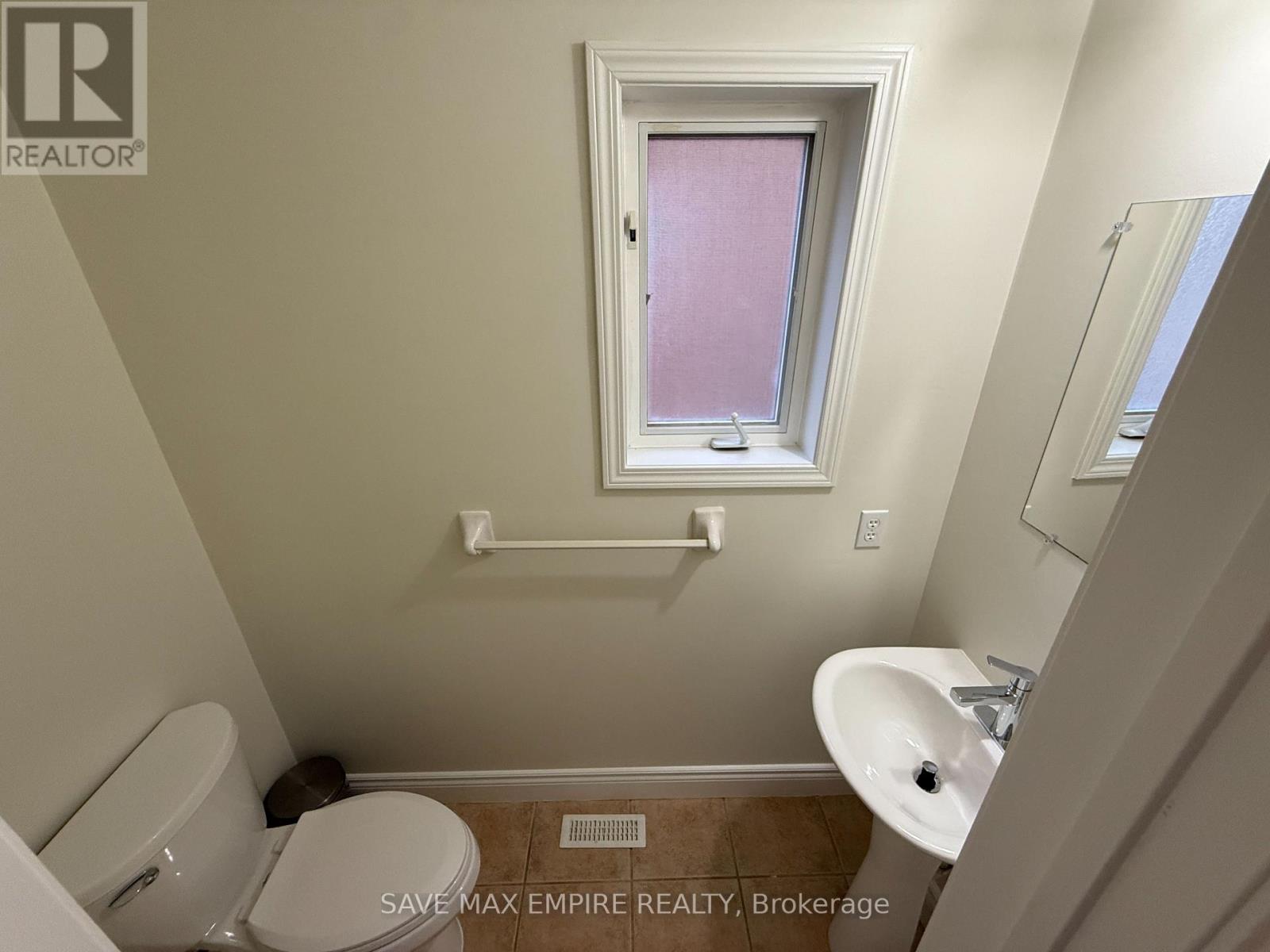 1153 Hickory Hollow Glen, Mississauga, Ontario  L5W 1J4 - Photo 5 - W12192535