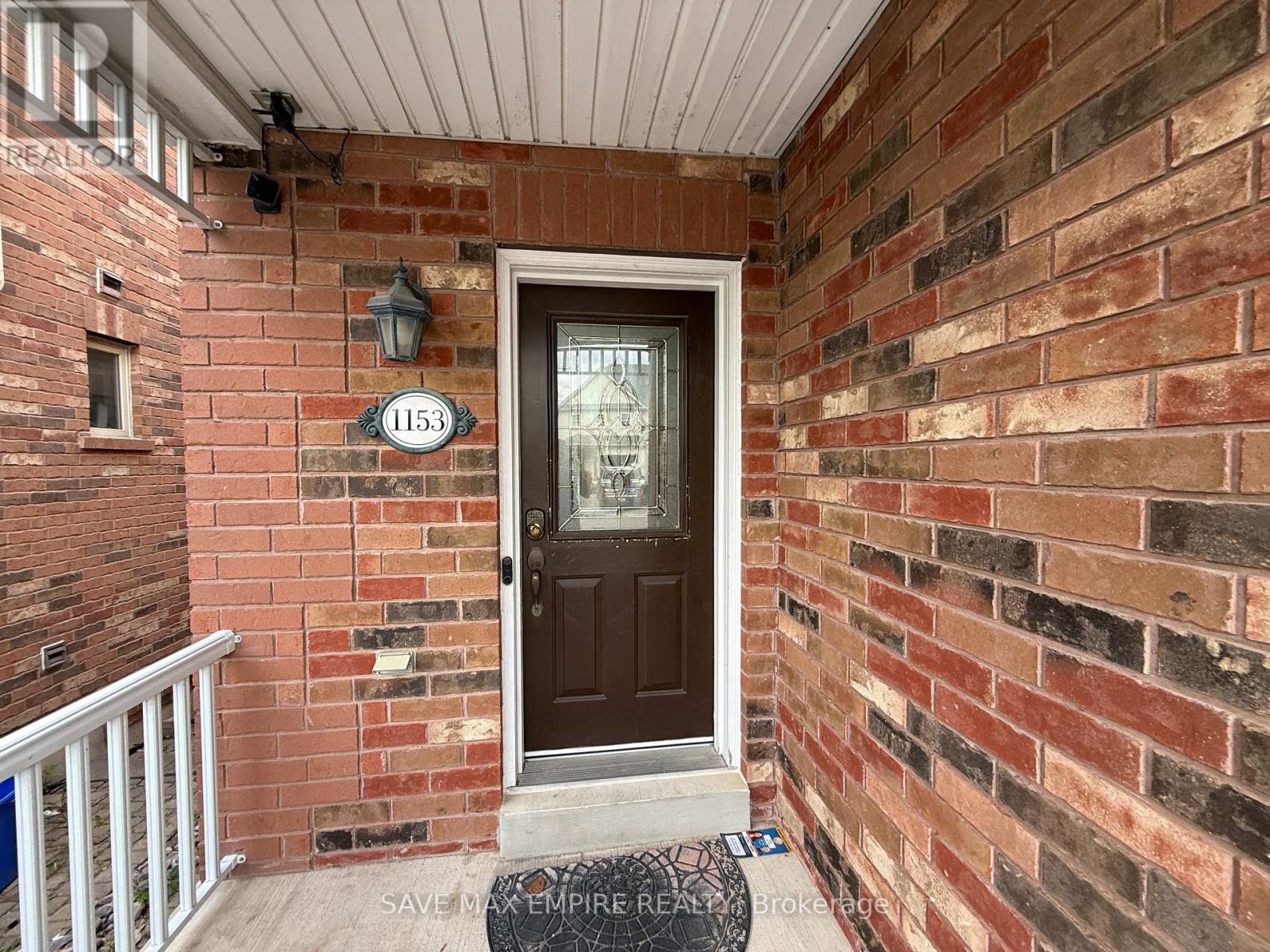 1153 Hickory Hollow Glen, Mississauga, Ontario  L5W 1J4 - Photo 2 - W12192535