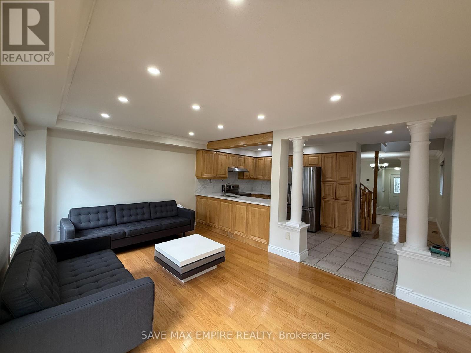 1153 Hickory Hollow Glen, Mississauga, Ontario  L5W 1J4 - Photo 8 - W12192535