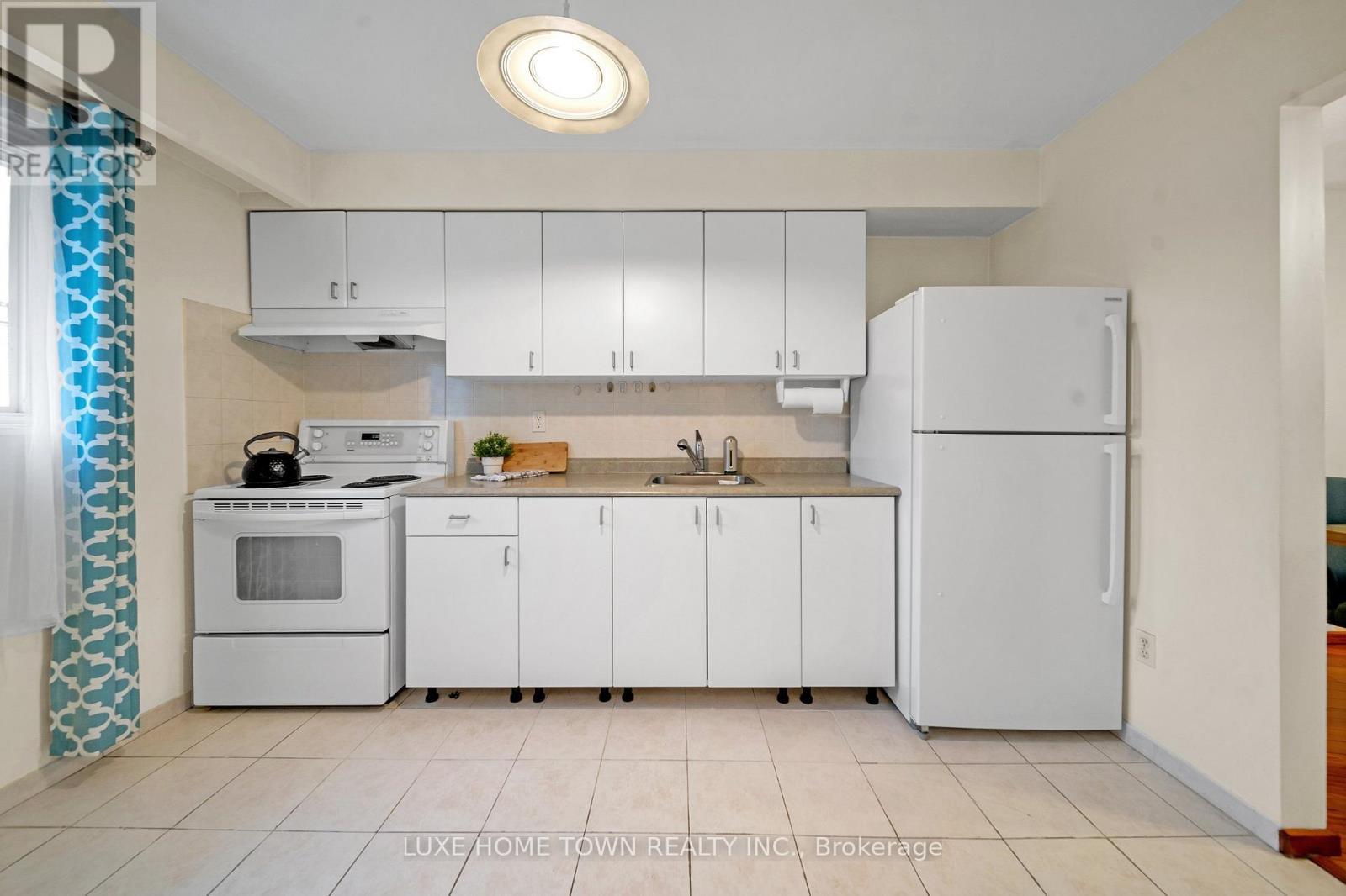 160 - 400 Mississauga Valley Boulevard, Mississauga, Ontario  L5A 3N6 - Photo 6 - W12192632