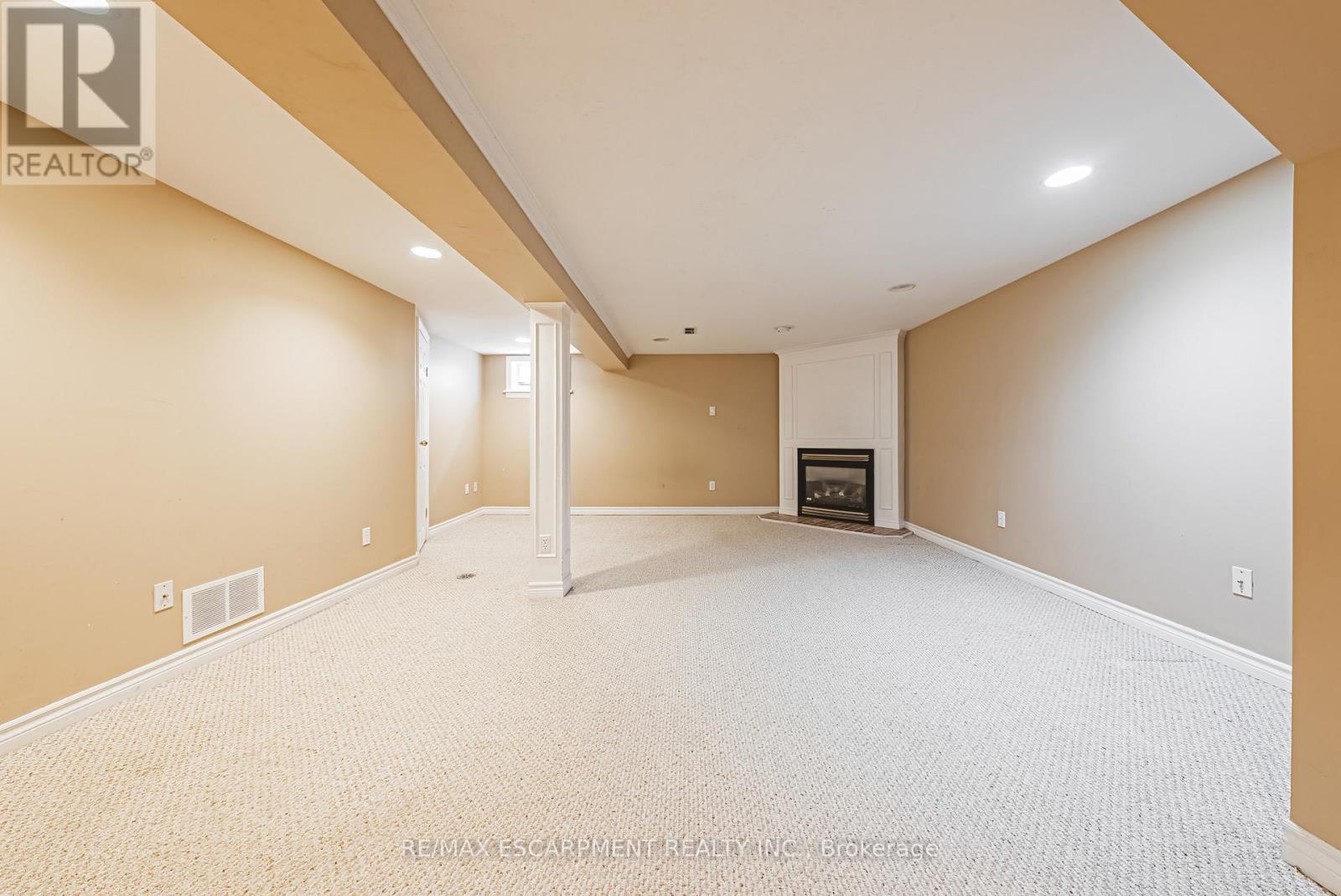 2 - 451 Woodview Road, Burlington, Ontario  L7N 2Z9 - Photo 22 - W12192639