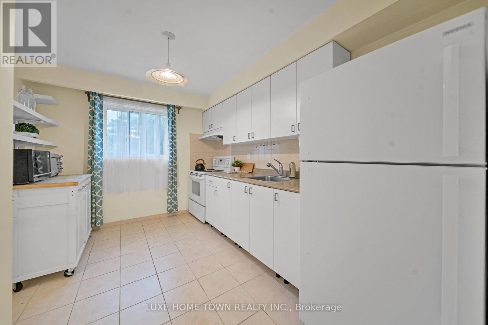 160 - 400 Mississauga Valley Boulevard, Mississauga, Ontario  L5A 3N6 - Photo 7 - W12192632
