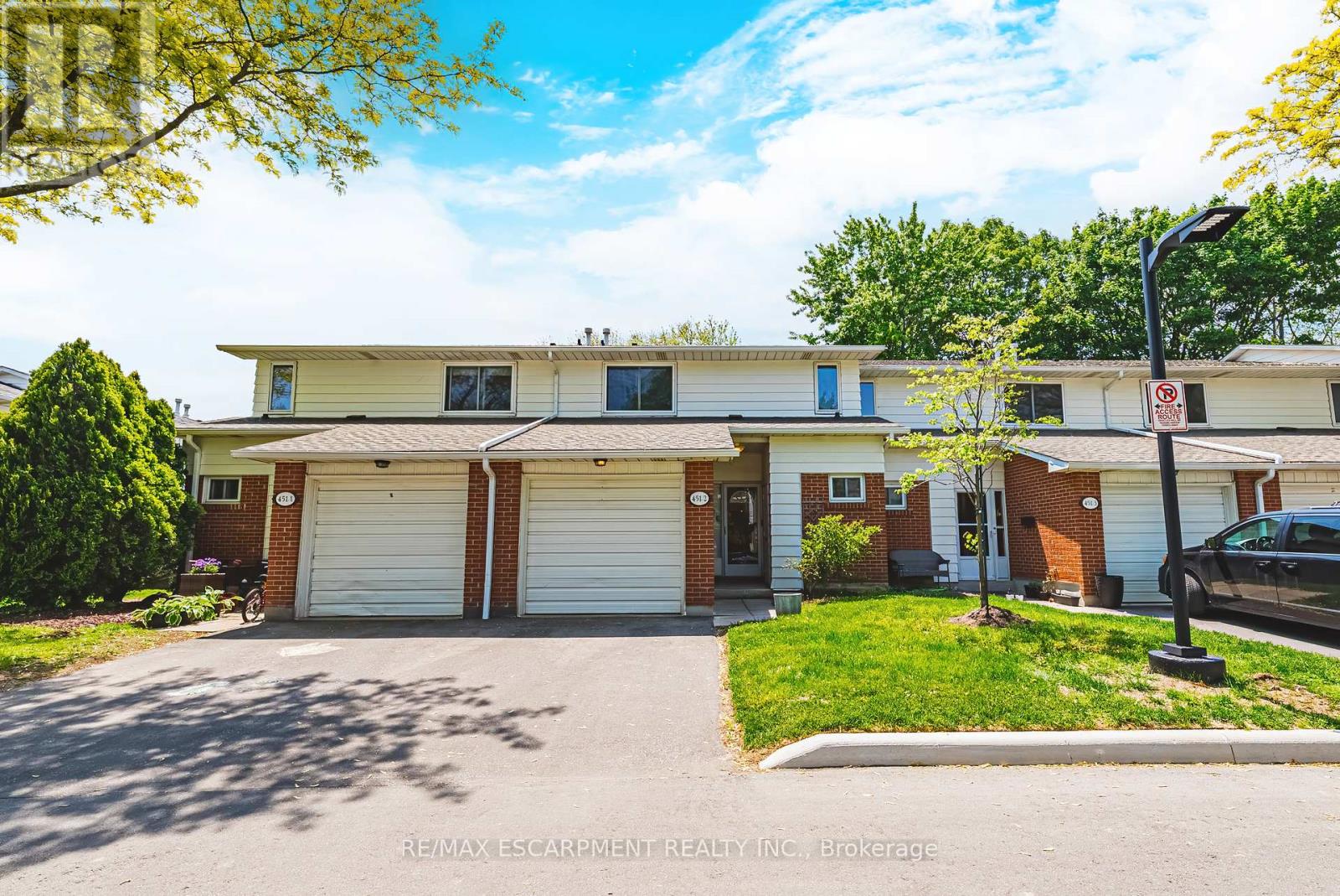 2 - 451 Woodview Road, Burlington, Ontario  L7N 2Z9 - Photo 1 - W12192639
