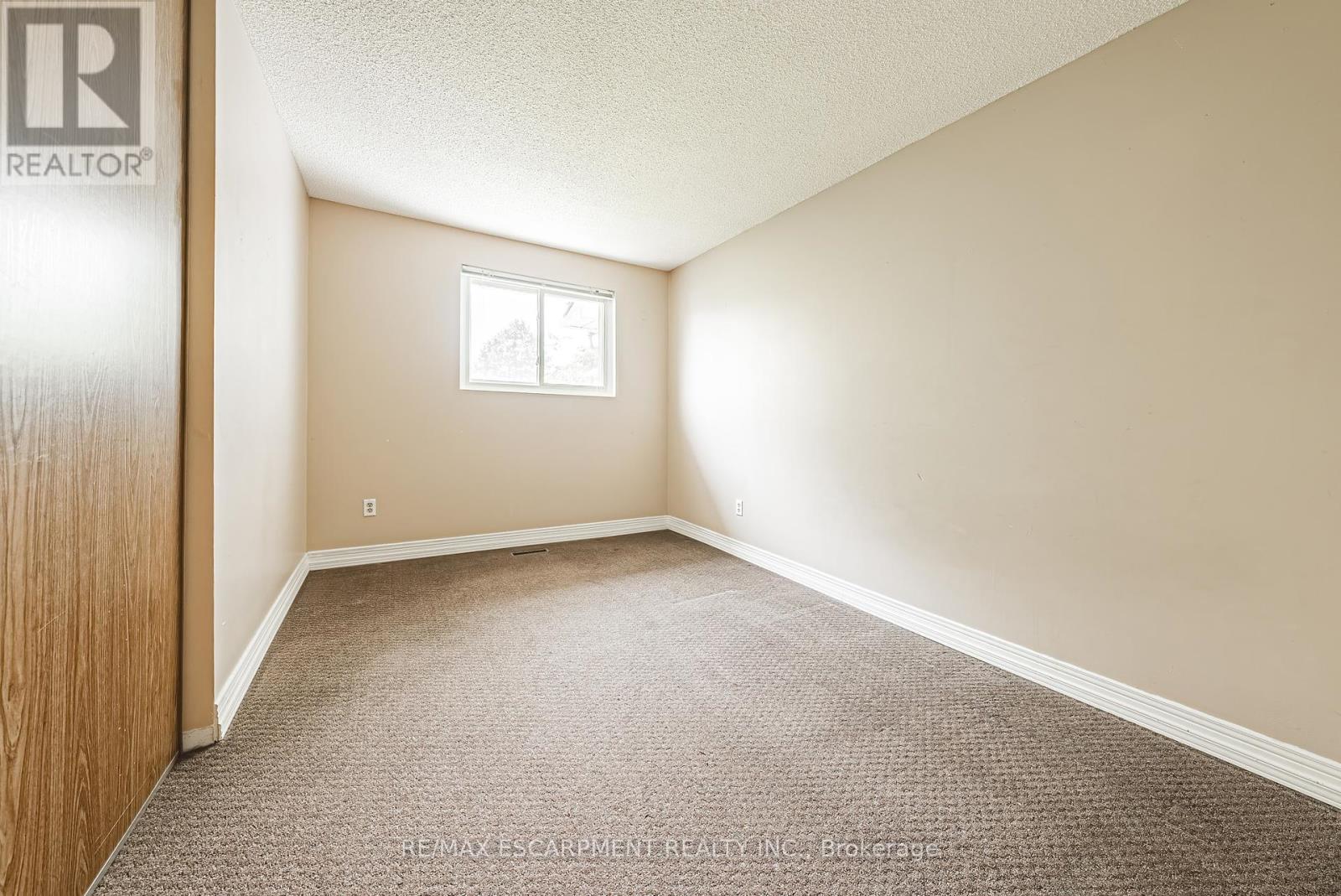 2 - 451 Woodview Road, Burlington, Ontario  L7N 2Z9 - Photo 17 - W12192639