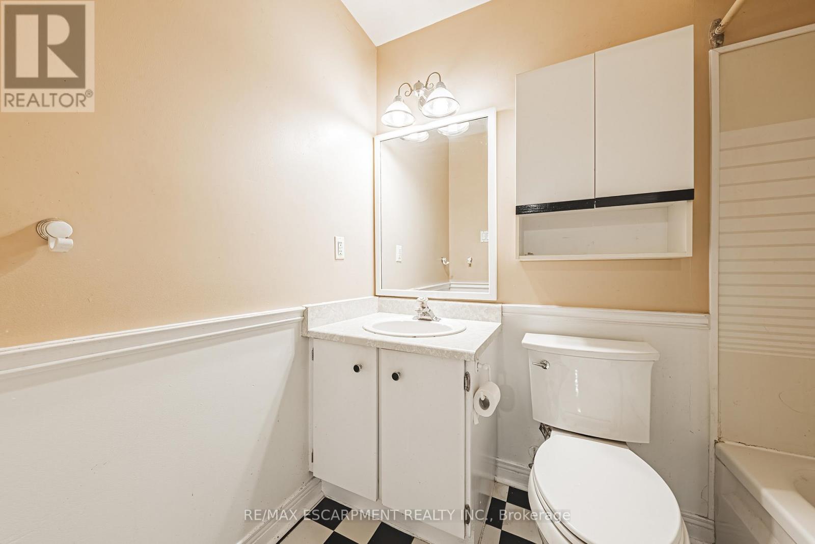2 - 451 Woodview Road, Burlington, Ontario  L7N 2Z9 - Photo 19 - W12192639