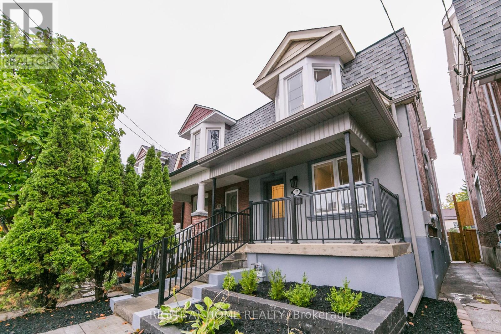 1 - 701 Dupont Street, Toronto, Ontario  M6G 1Z5 - Photo 2 - W12192645