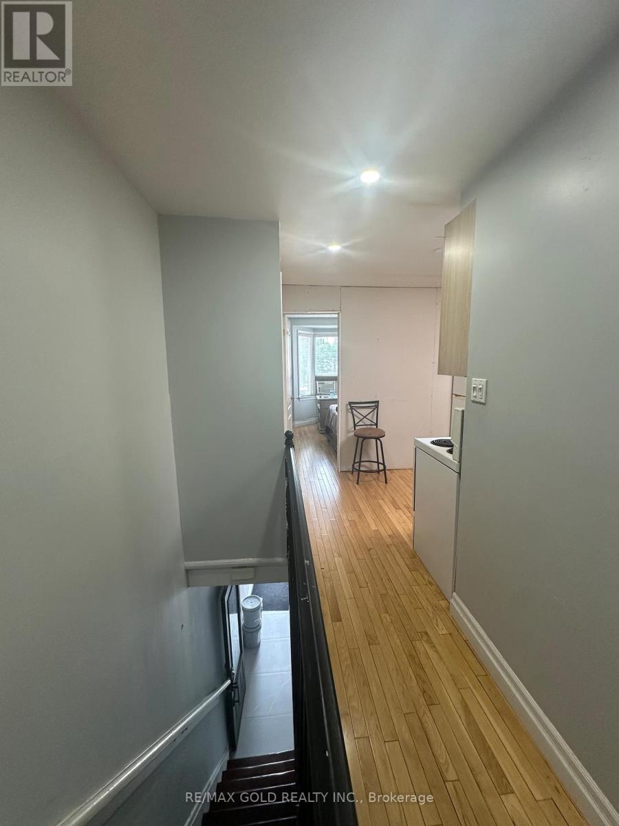 1085 Weston Road, Toronto, Ontario  M6N 3S3 - Photo 10 - W12186122