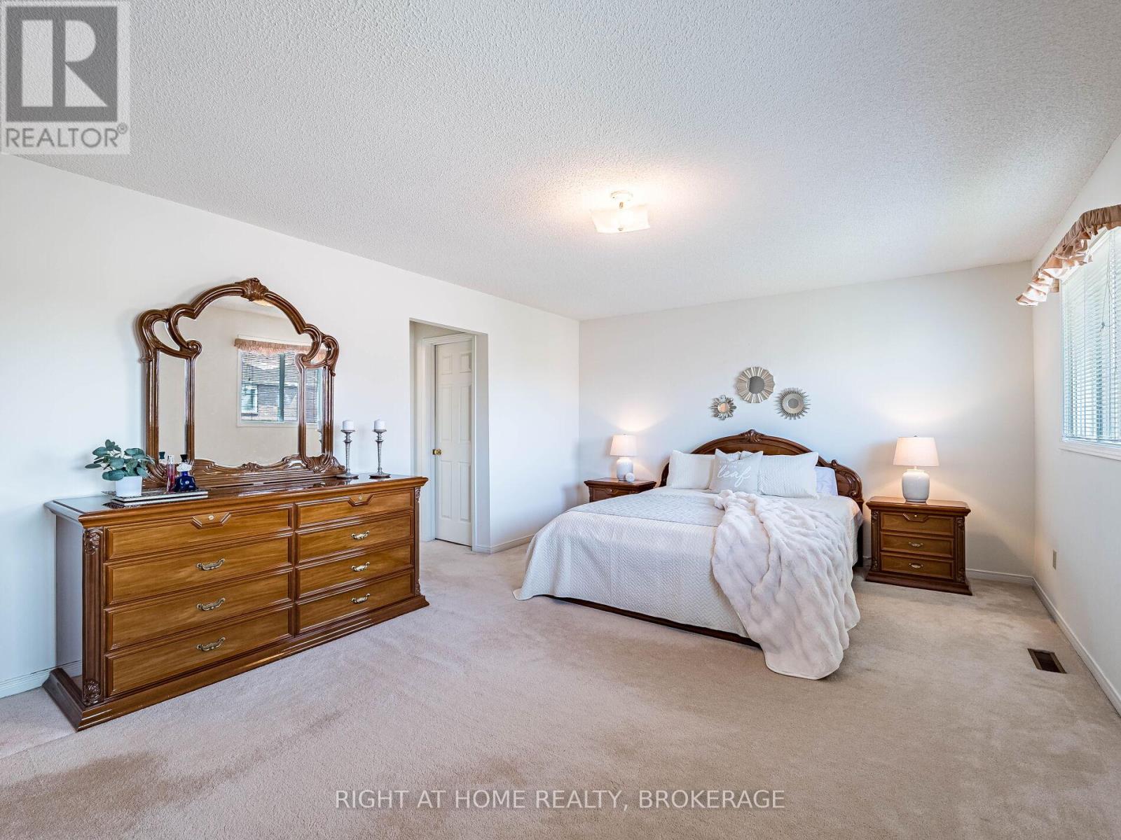 56 Cannon Crescent, Brampton, Ontario  L6Y 4L7 - Photo 23 - W12192678