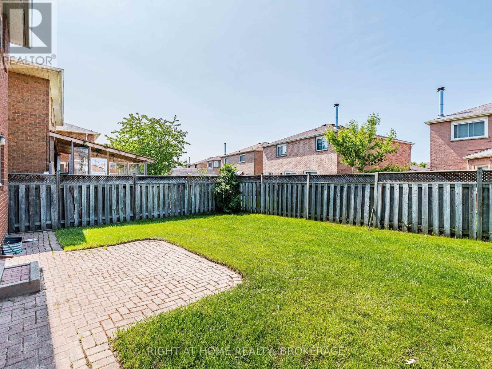 56 Cannon Crescent, Brampton, Ontario  L6Y 4L7 - Photo 38 - W12192678