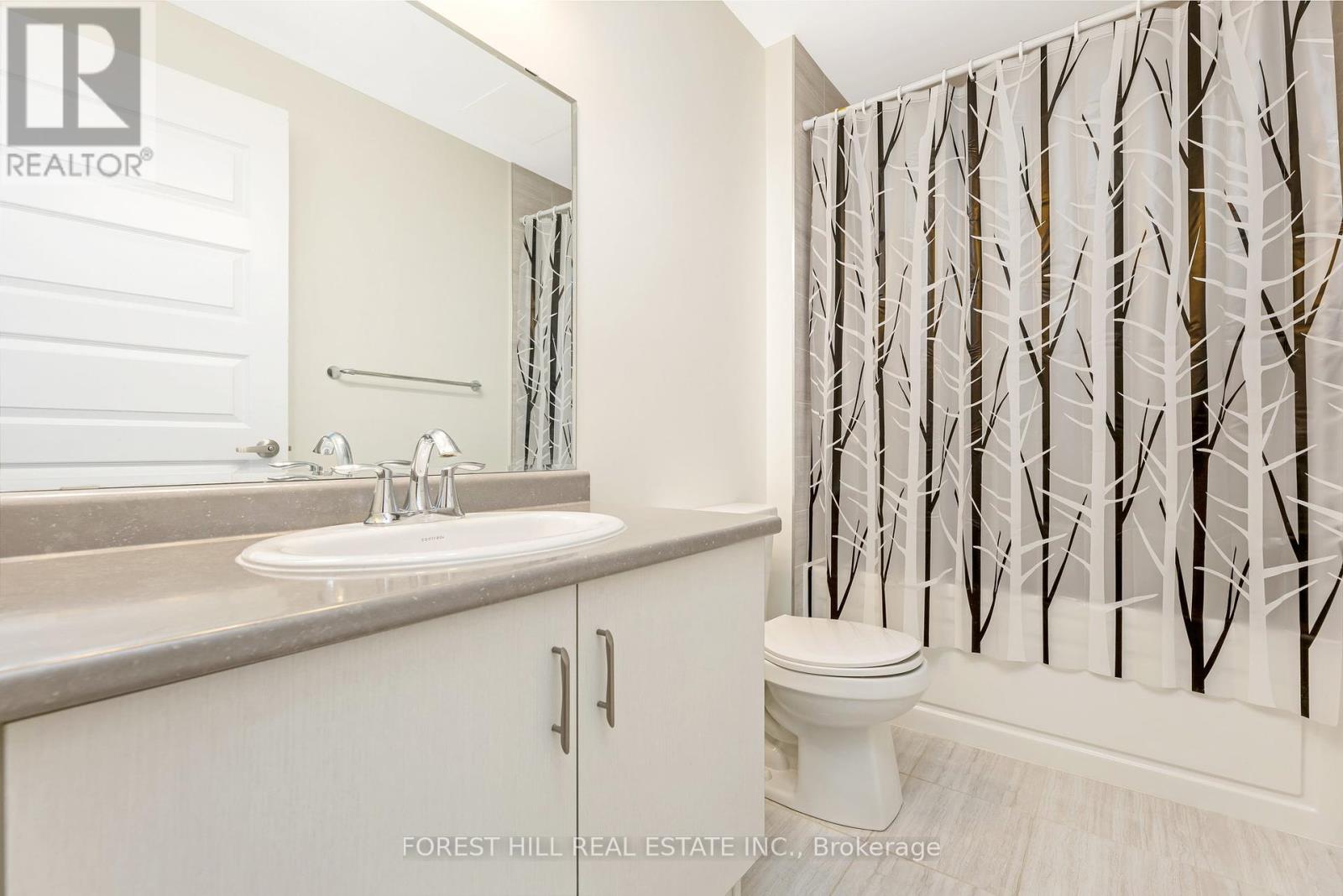 121 - 128 Grovewood Common, Oakville, Ontario  L6H 0X3 - Photo 13 - W12192666