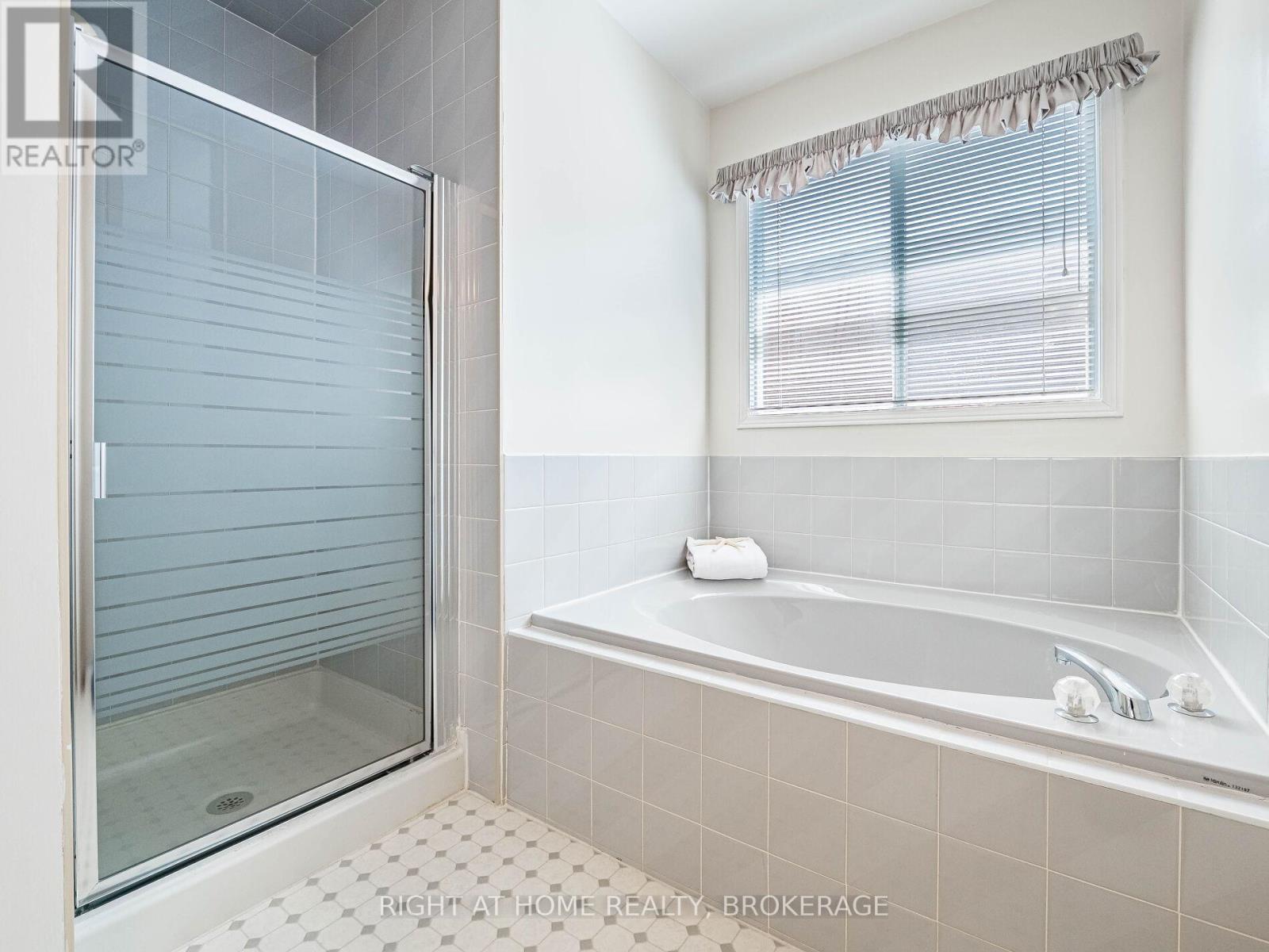 56 Cannon Crescent, Brampton, Ontario  L6Y 4L7 - Photo 27 - W12192678
