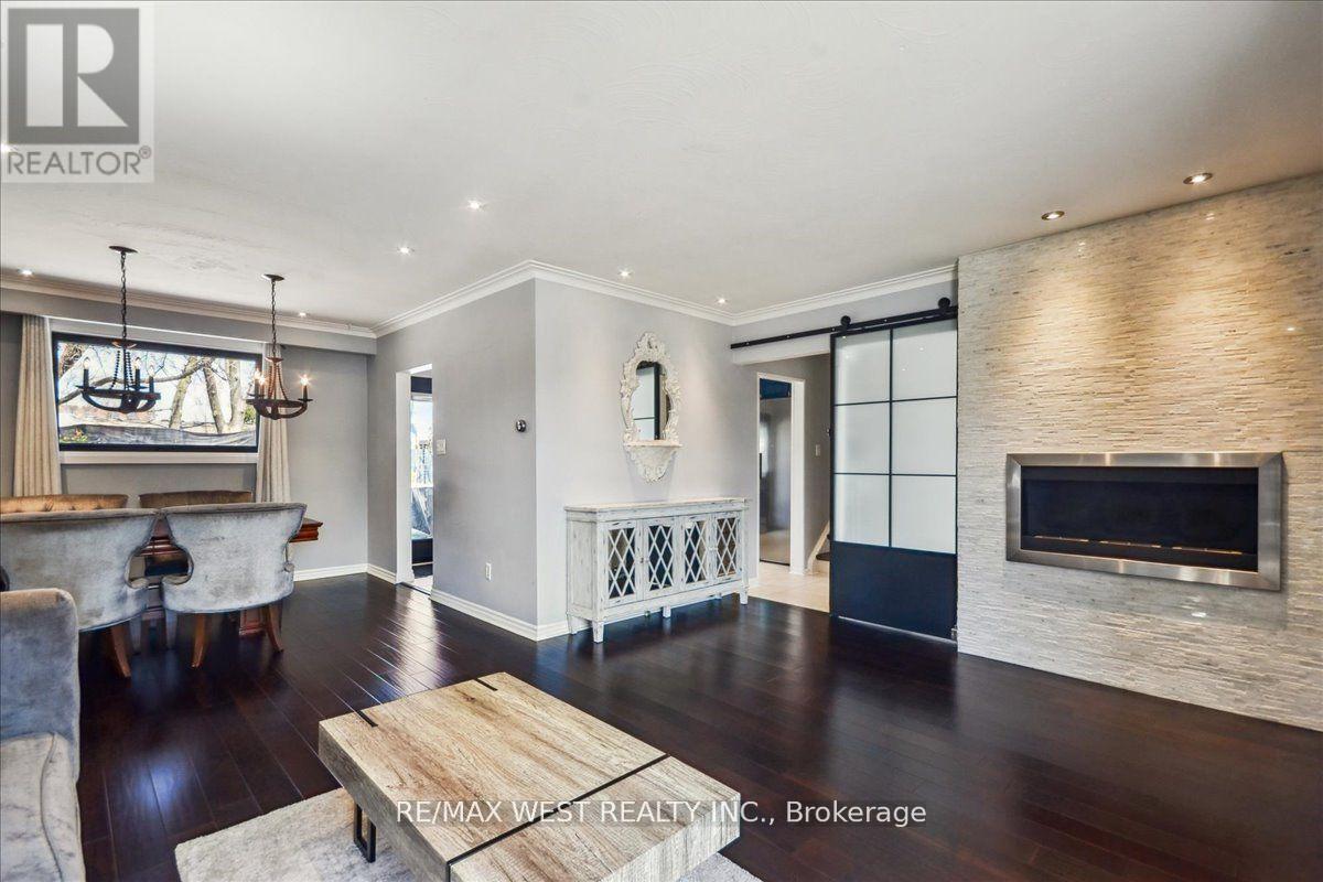 9 Delrosa Court, Toronto, Ontario  M9V 3B4 - Photo 4 - W12192655