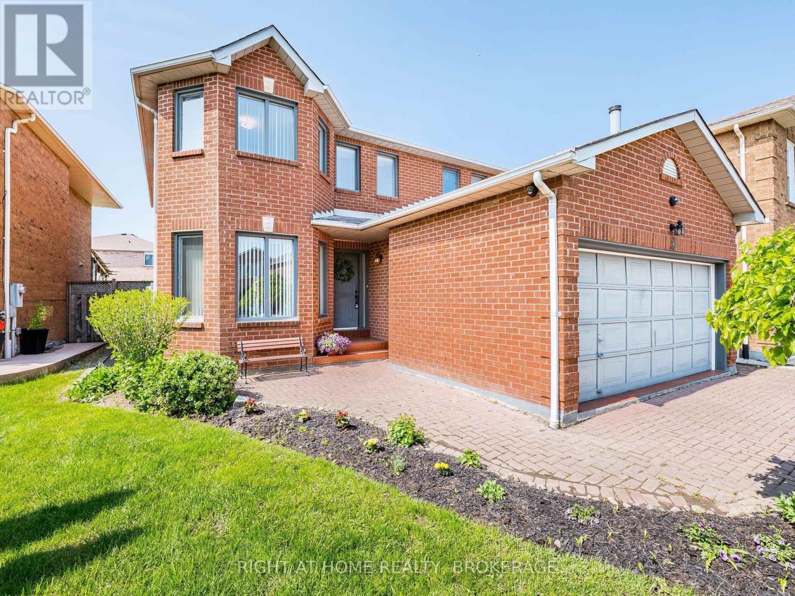 56 Cannon Crescent, Brampton, Ontario  L6Y 4L7 - Photo 3 - W12192678