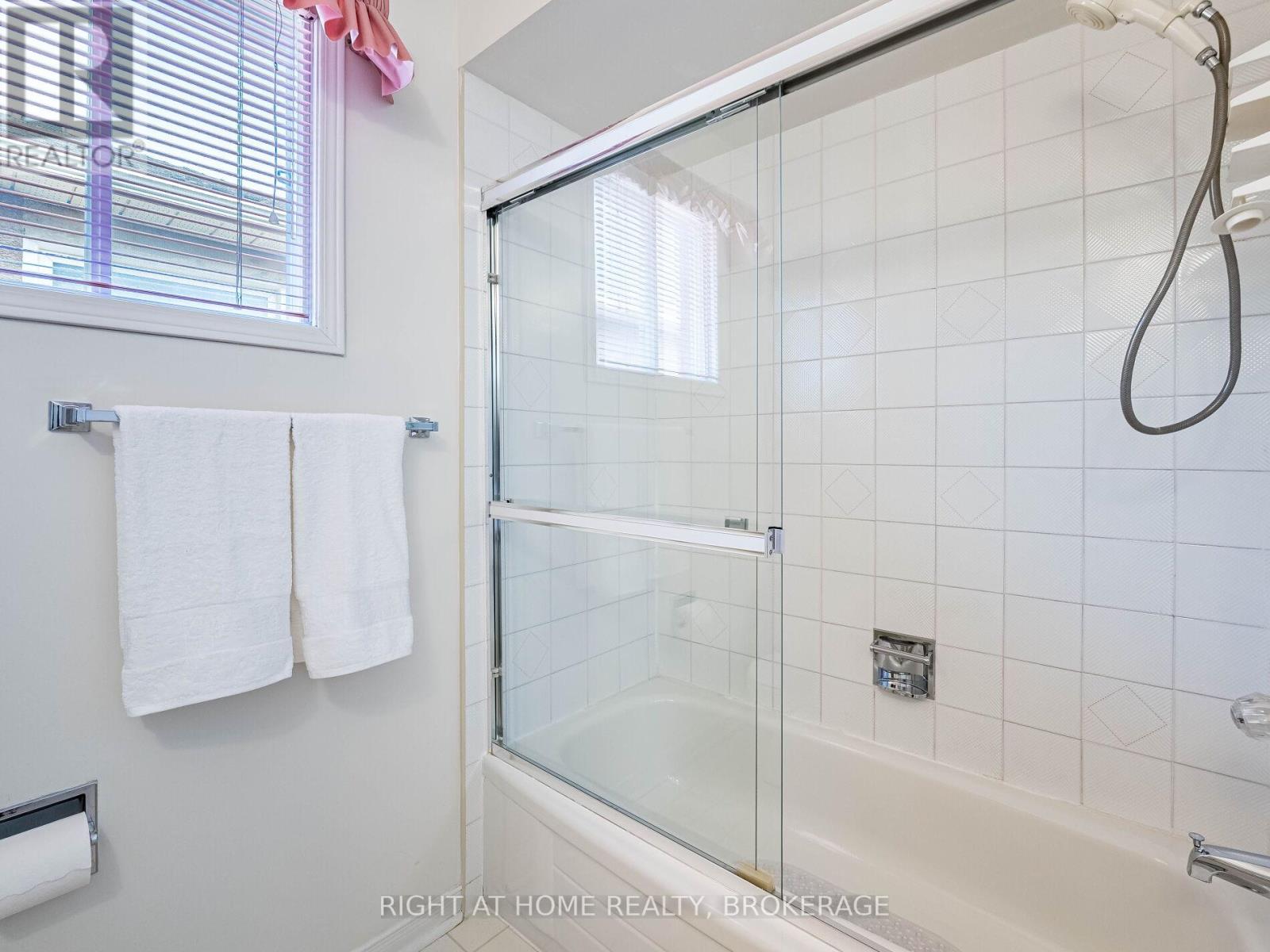 56 Cannon Crescent, Brampton, Ontario  L6Y 4L7 - Photo 31 - W12192678